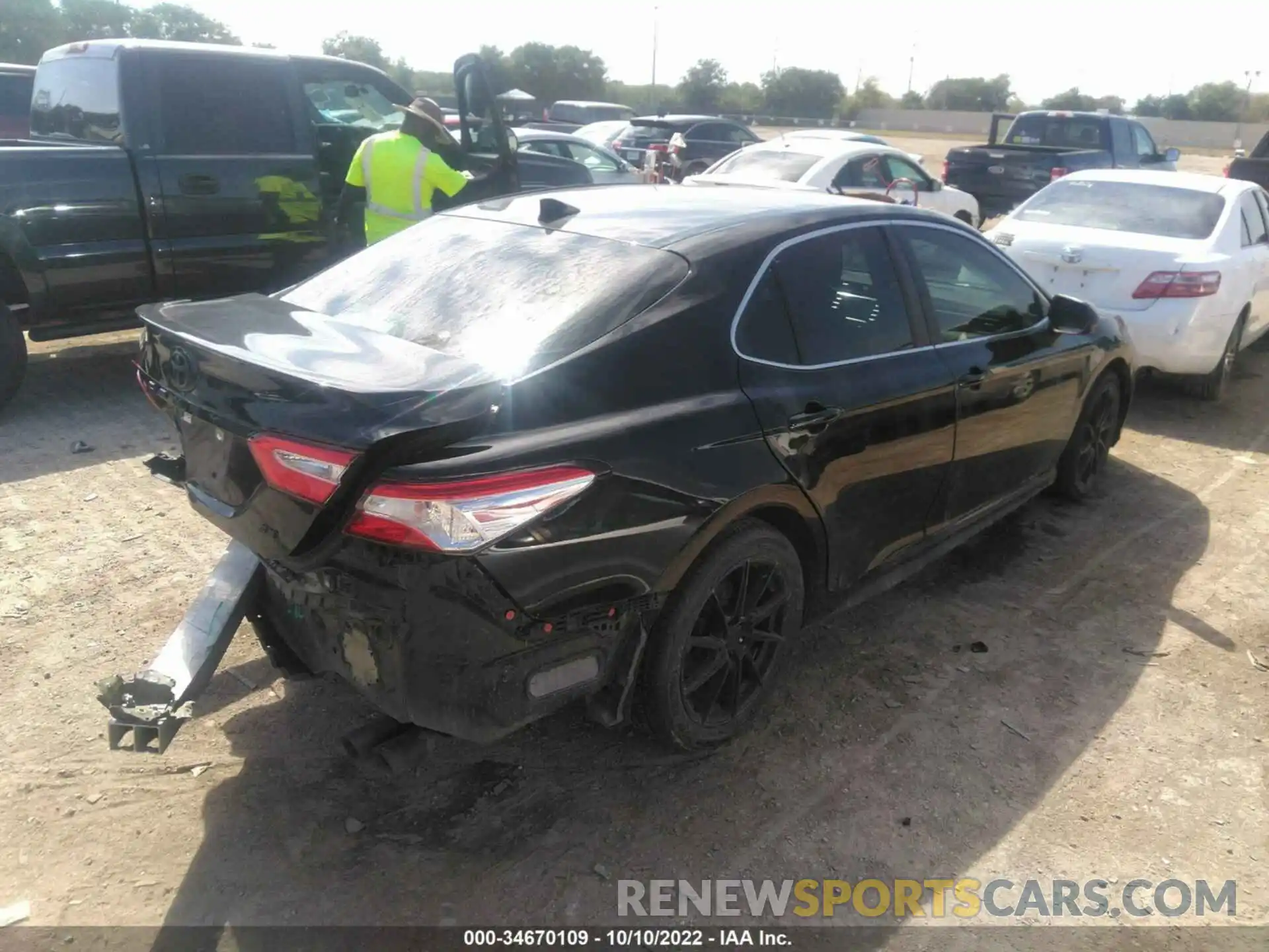 4 Photograph of a damaged car 4T1G11AK9LU967295 TOYOTA CAMRY 2020