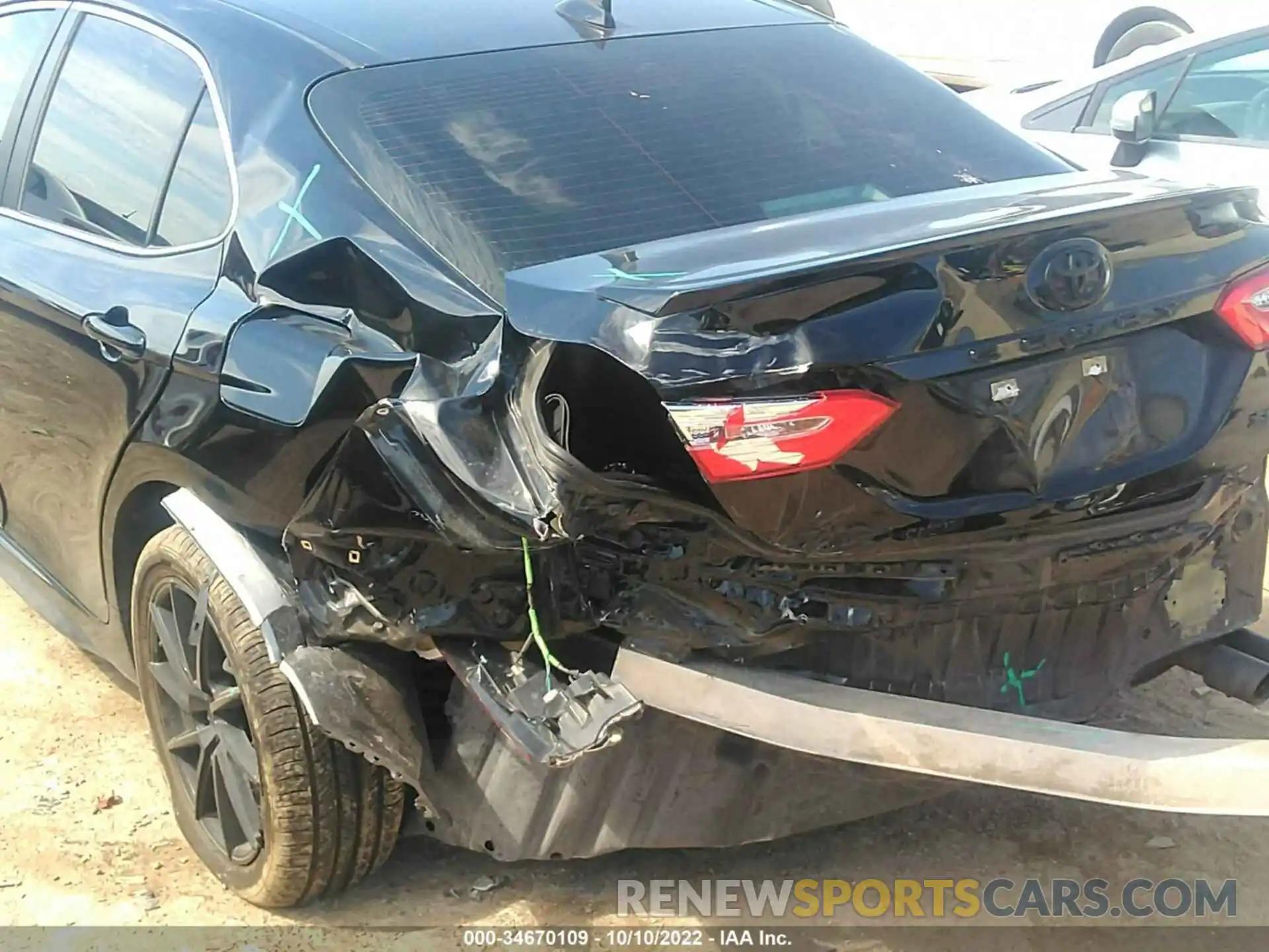 6 Photograph of a damaged car 4T1G11AK9LU967295 TOYOTA CAMRY 2020