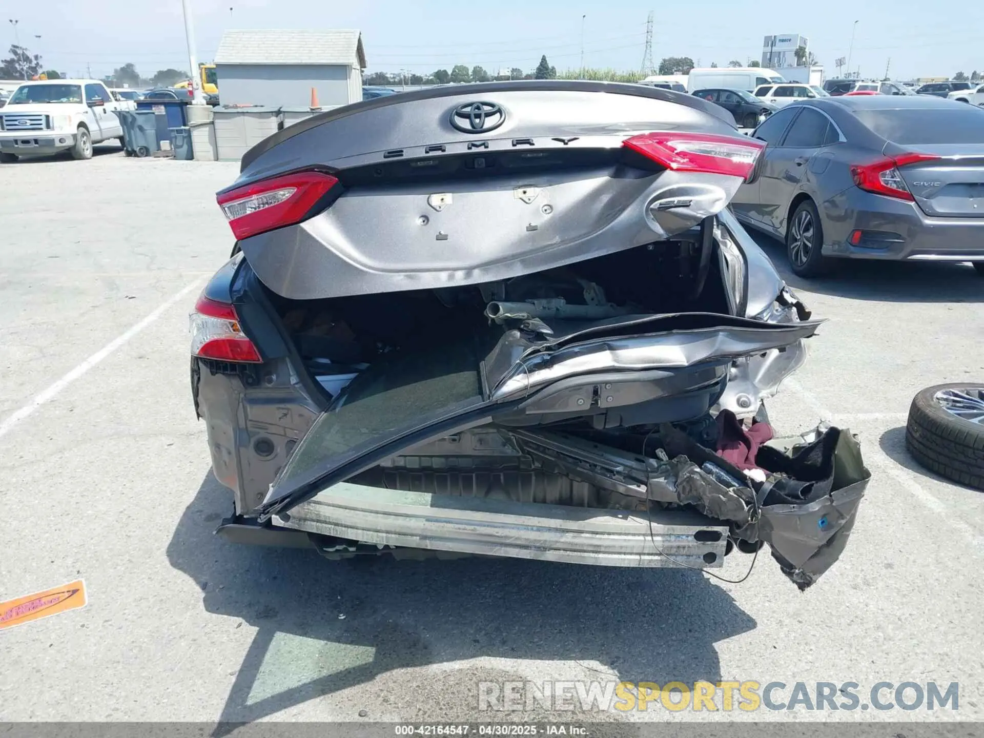 16 Photograph of a damaged car 4T1G11AK9LU972612 TOYOTA CAMRY 2020