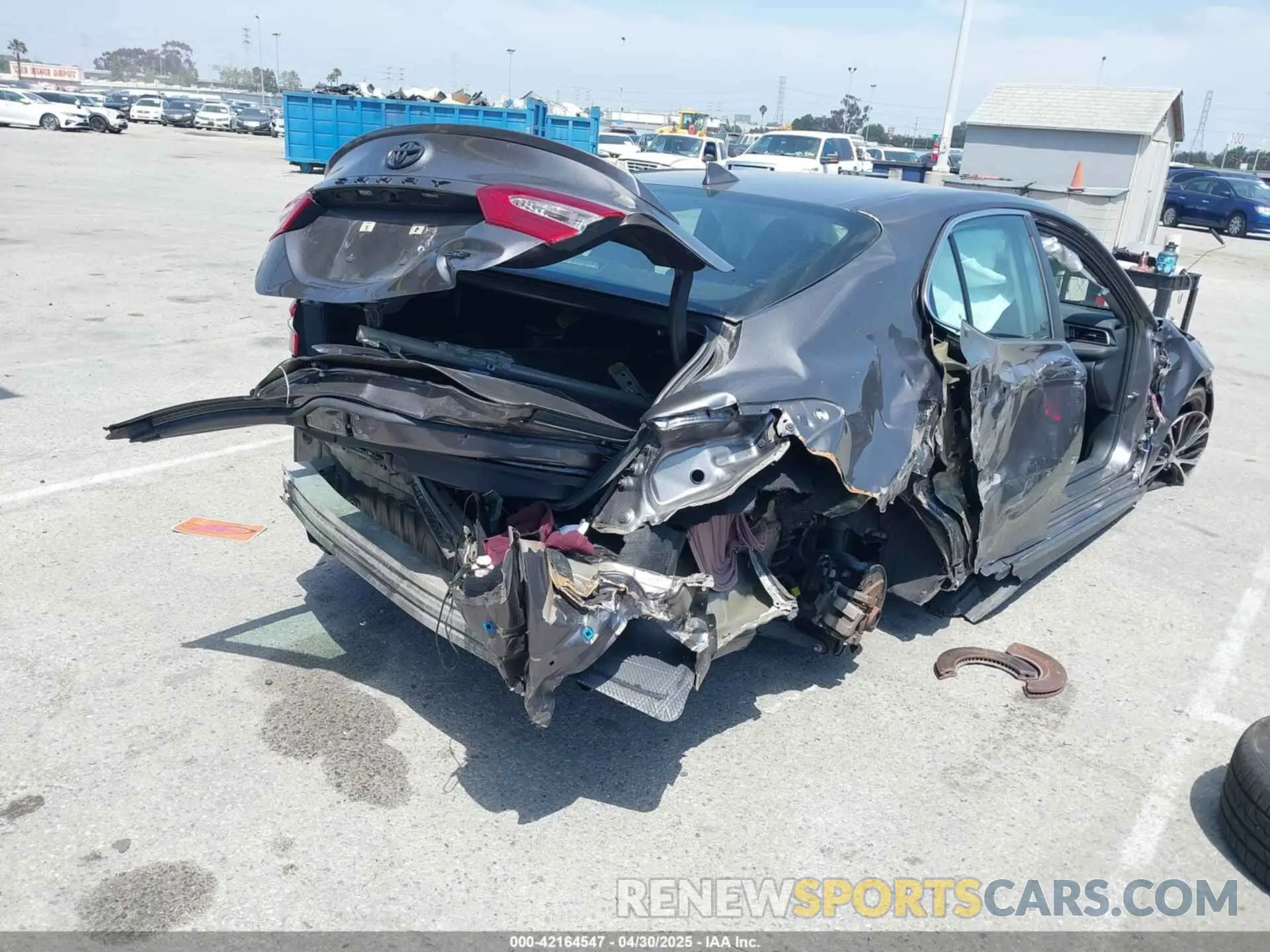 4 Photograph of a damaged car 4T1G11AK9LU972612 TOYOTA CAMRY 2020