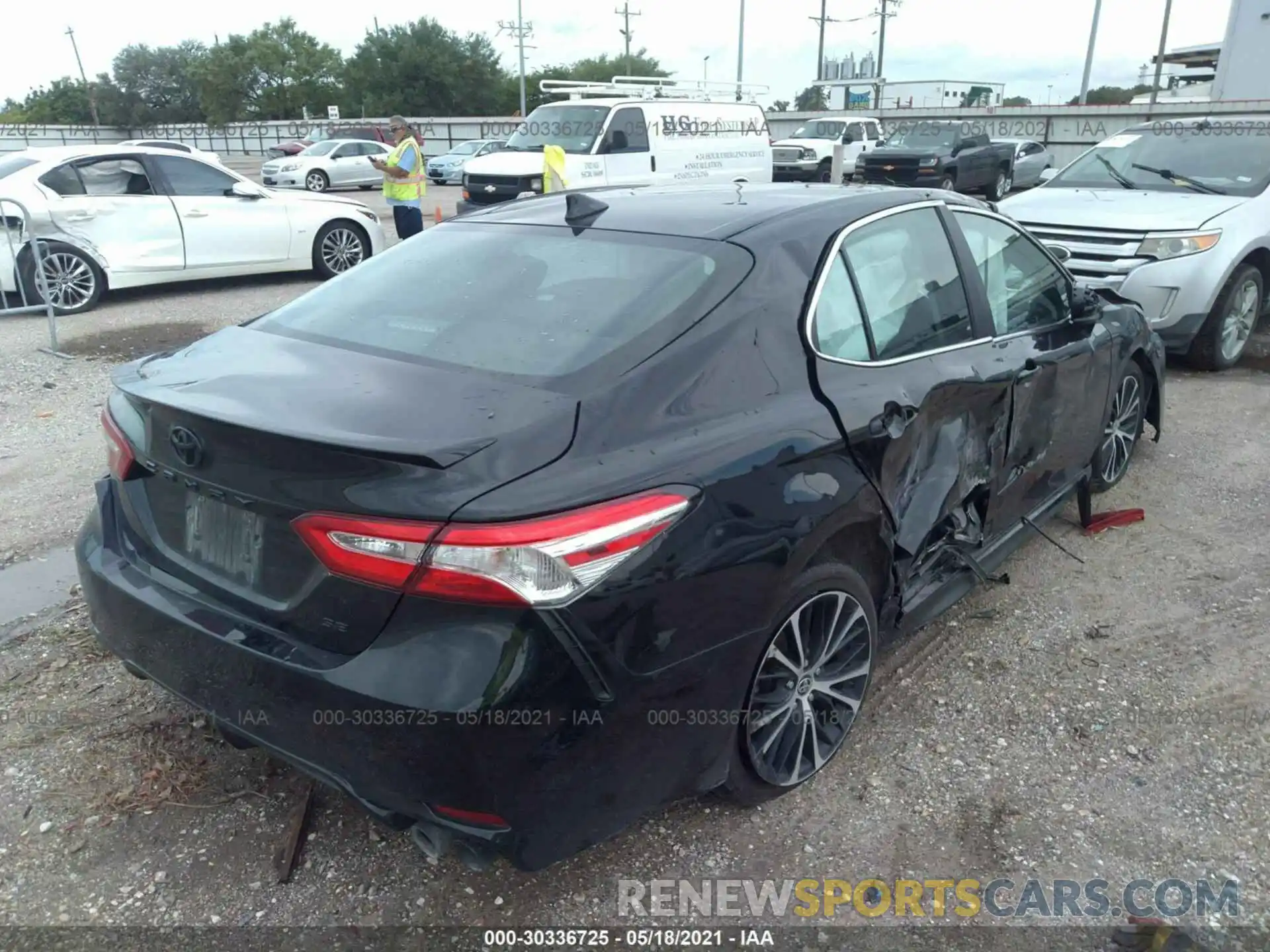 4 Photograph of a damaged car 4T1G11AK9LU986610 TOYOTA CAMRY 2020