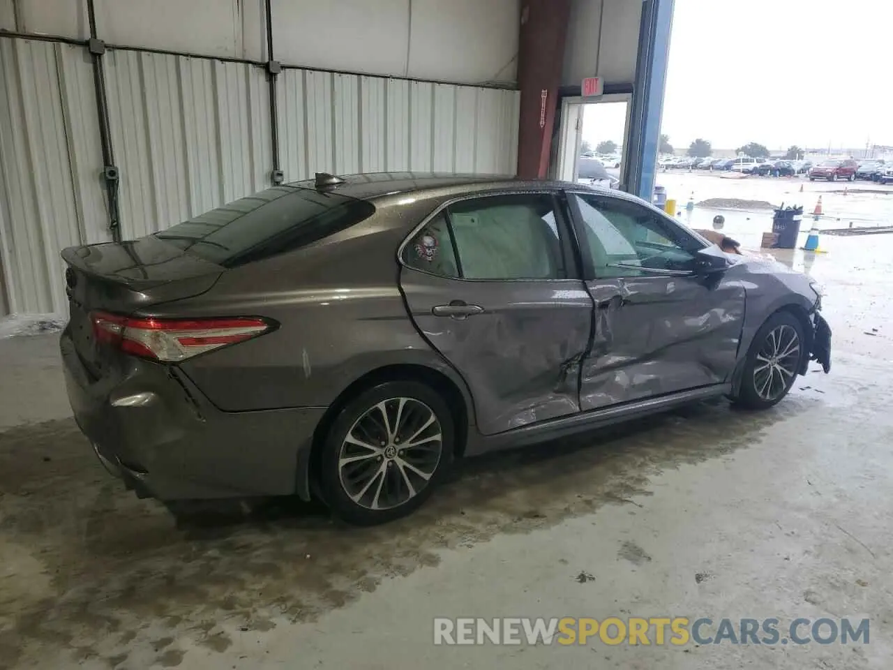 3 Photograph of a damaged car 4T1G11AK9LU991015 TOYOTA CAMRY 2020