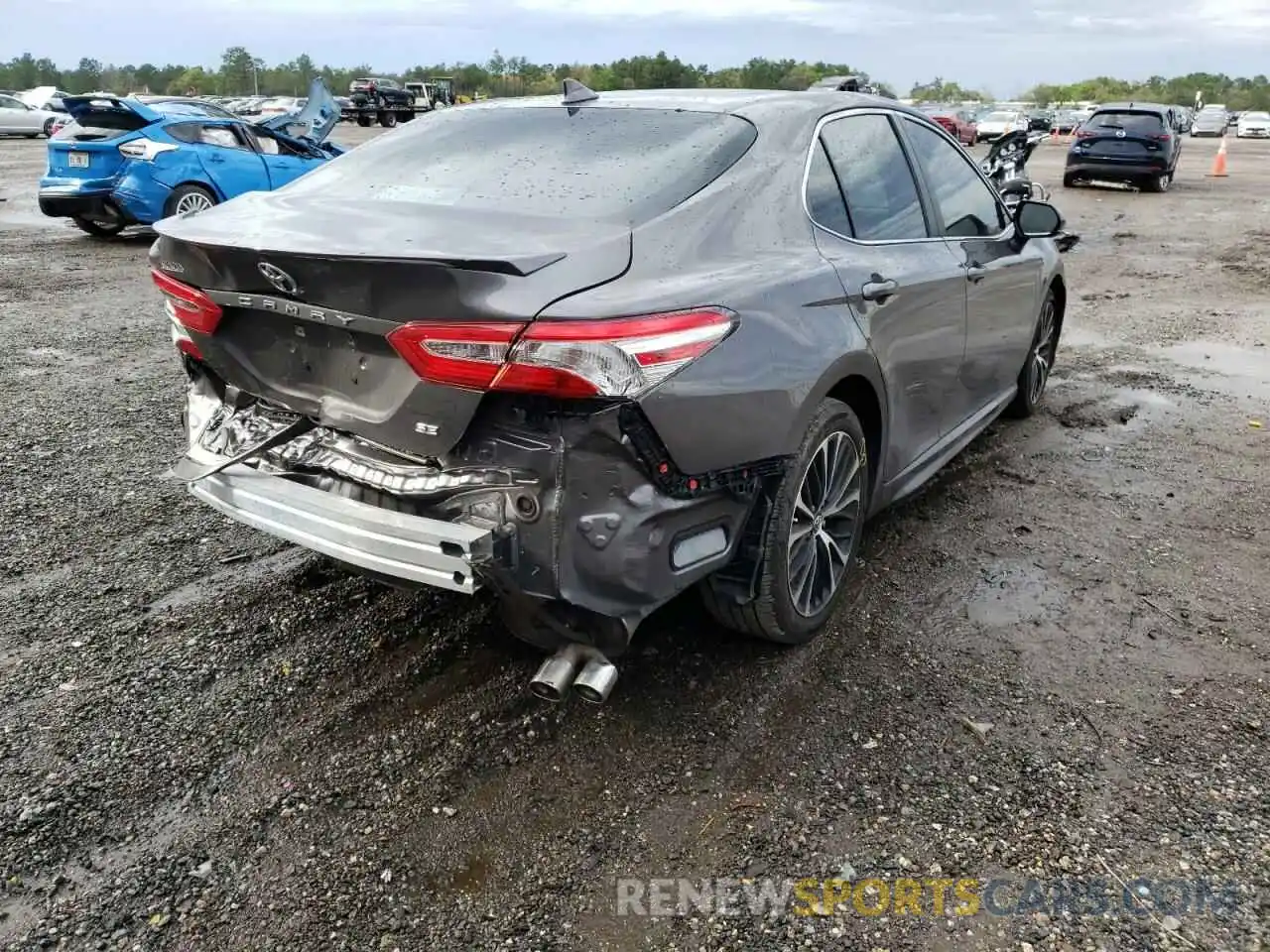 4 Photograph of a damaged car 4T1G11AKXLU305497 TOYOTA CAMRY 2020