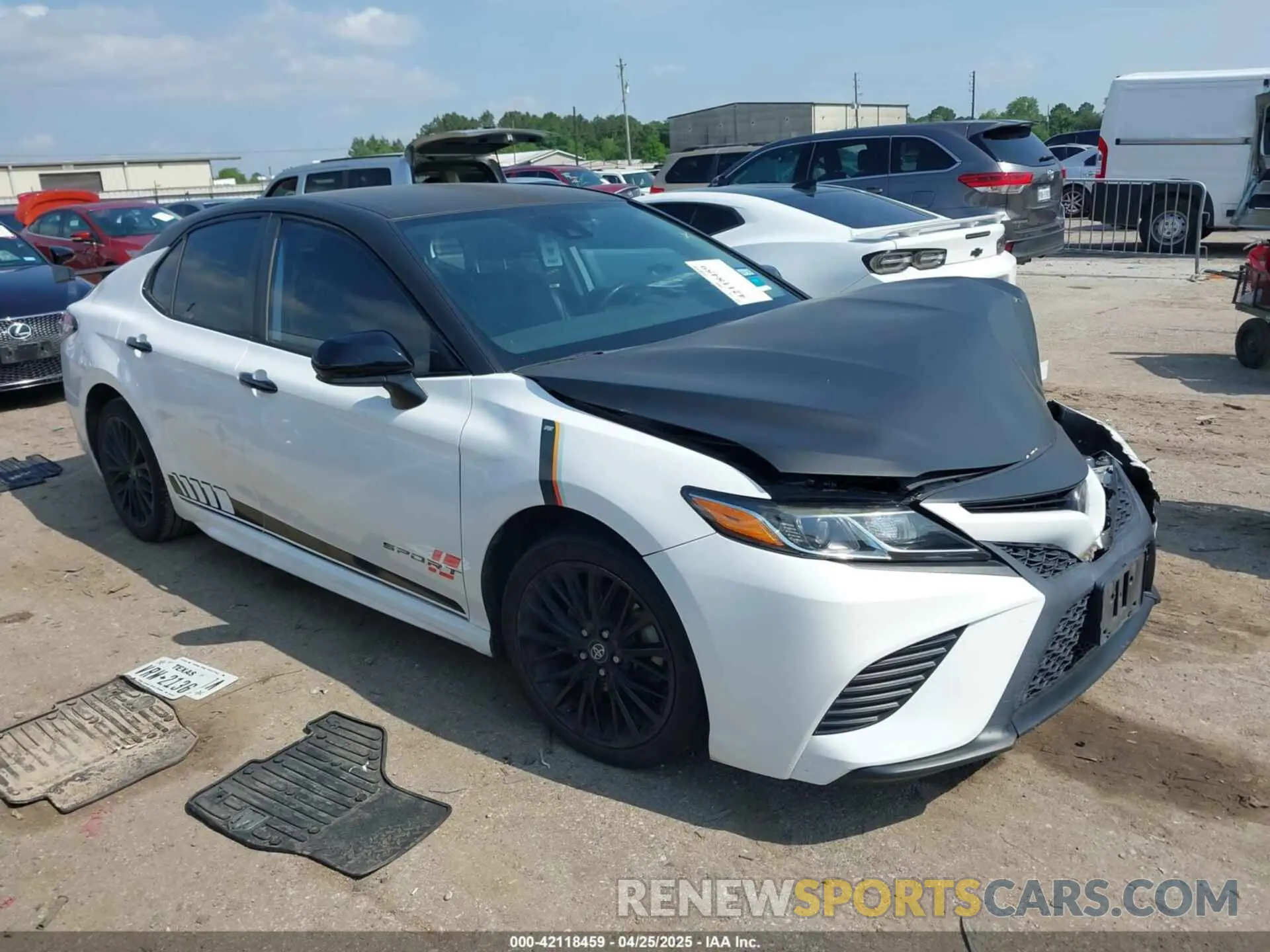 1 Photograph of a damaged car 4T1G11AKXLU308531 TOYOTA CAMRY 2020
