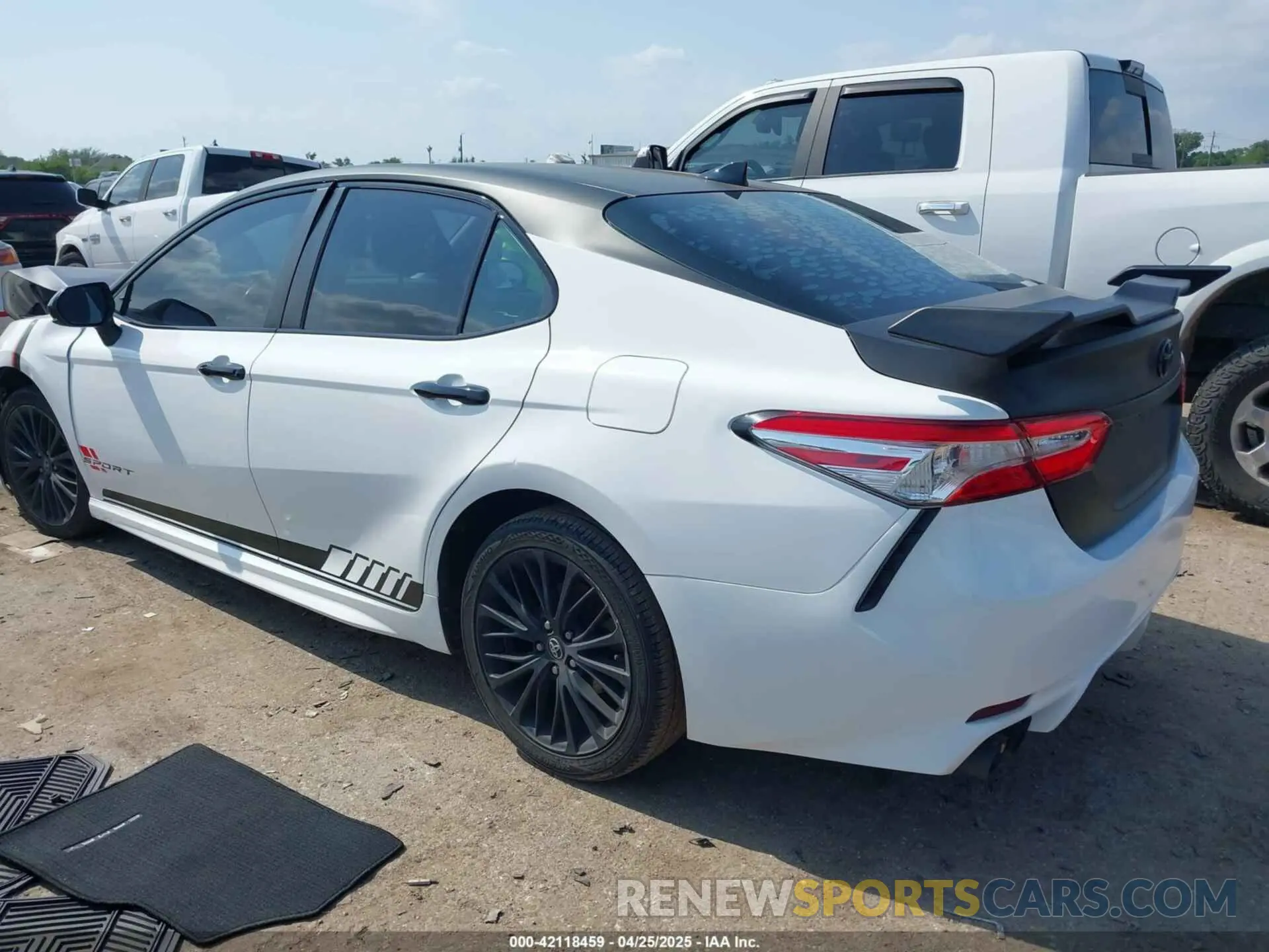 3 Photograph of a damaged car 4T1G11AKXLU308531 TOYOTA CAMRY 2020