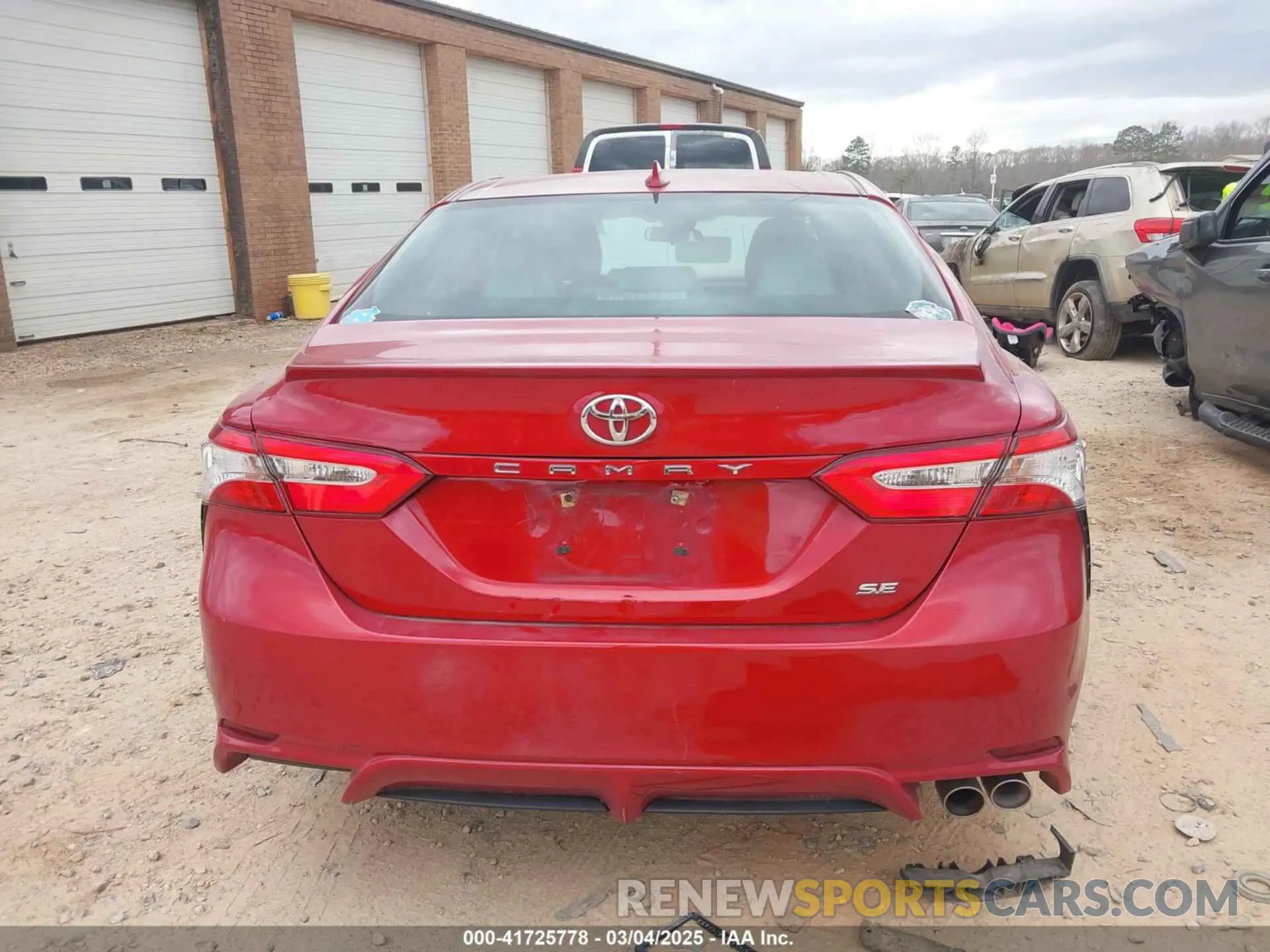 15 Photograph of a damaged car 4T1G11AKXLU319013 TOYOTA CAMRY 2020