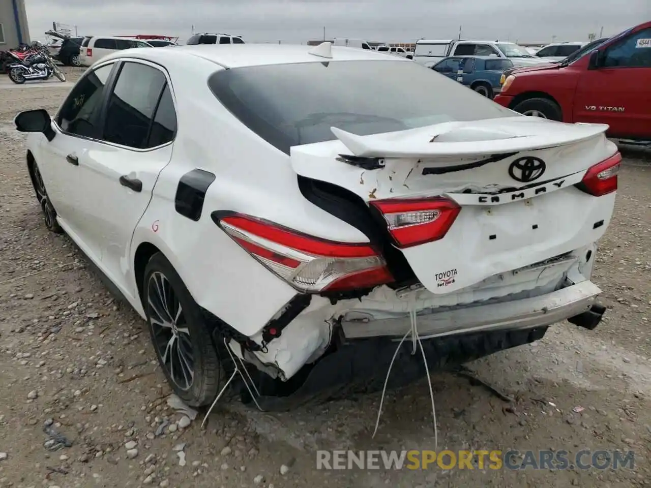 3 Photograph of a damaged car 4T1G11AKXLU320775 TOYOTA CAMRY 2020