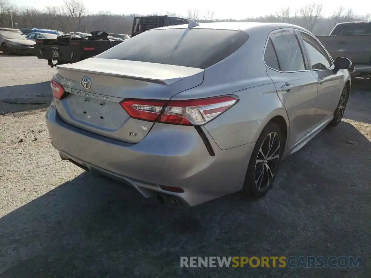 4 Photograph of a damaged car 4T1G11AKXLU323420 TOYOTA CAMRY 2020