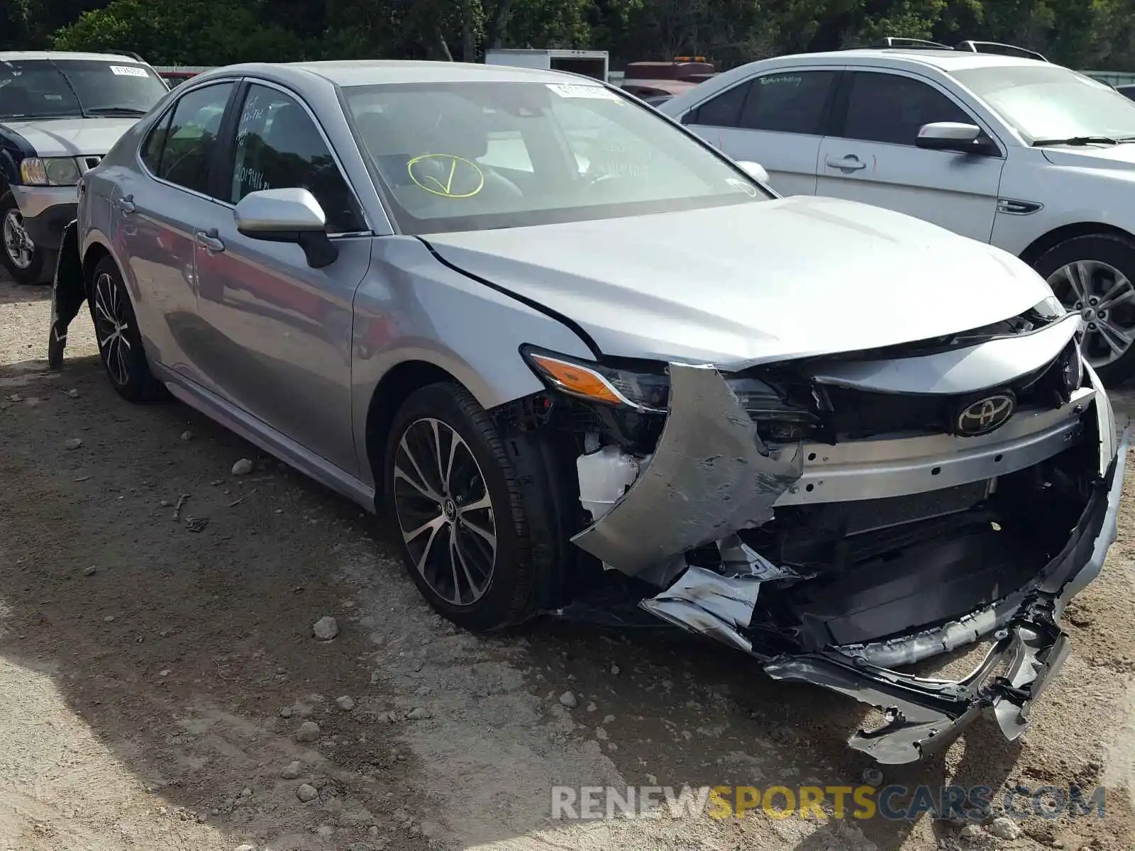 1 Photograph of a damaged car 4T1G11AKXLU325782 TOYOTA CAMRY 2020