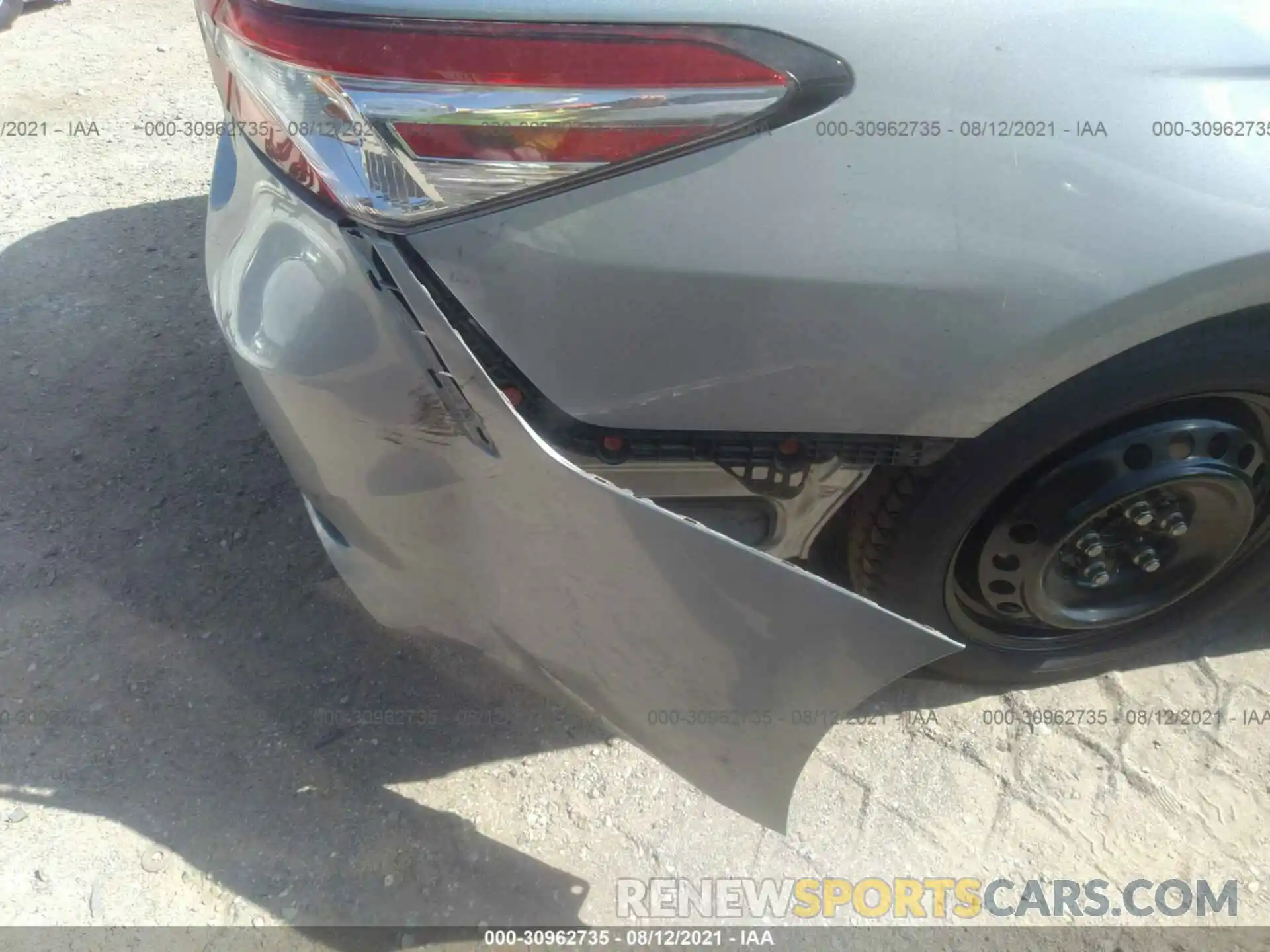 6 Photograph of a damaged car 4T1G11AKXLU326785 TOYOTA CAMRY 2020