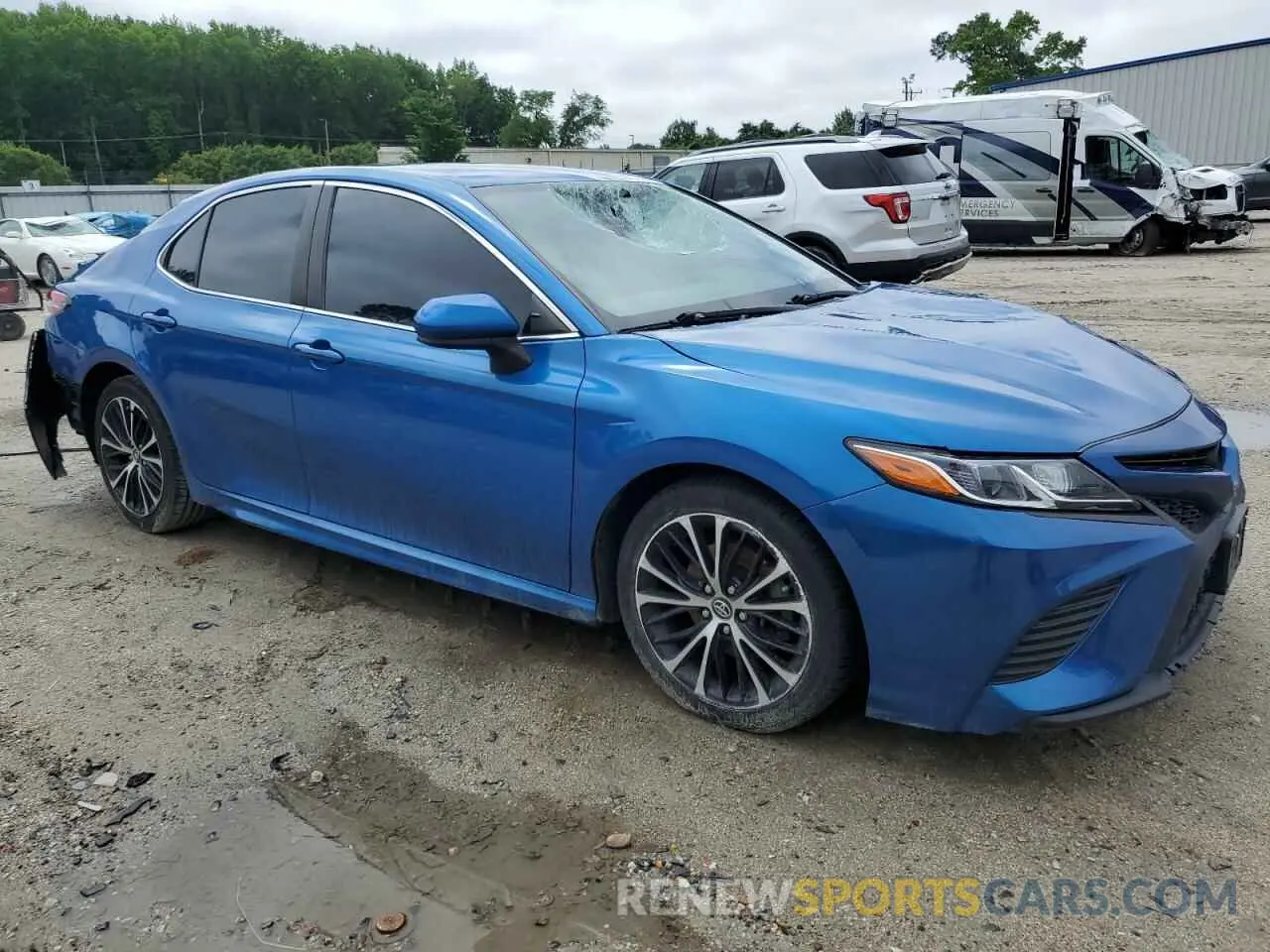 4 Photograph of a damaged car 4T1G11AKXLU327421 TOYOTA CAMRY 2020