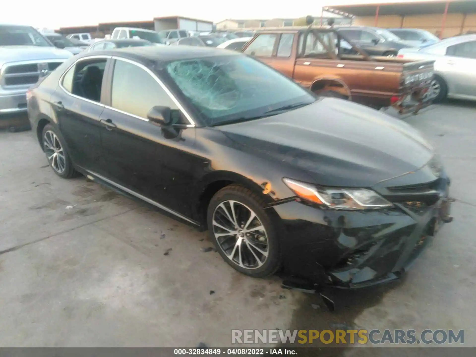 1 Photograph of a damaged car 4T1G11AKXLU328486 TOYOTA CAMRY 2020