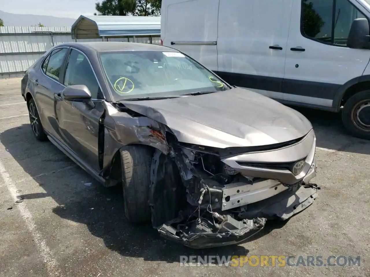 1 Photograph of a damaged car 4T1G11AKXLU333946 TOYOTA CAMRY 2020