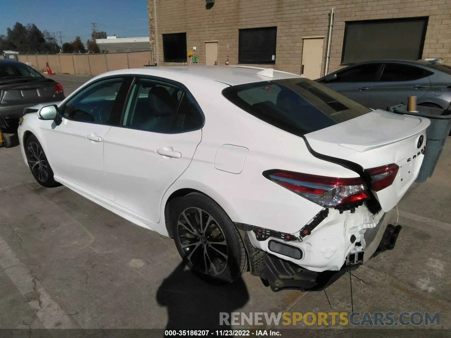 3 Photograph of a damaged car 4T1G11AKXLU335521 TOYOTA CAMRY 2020