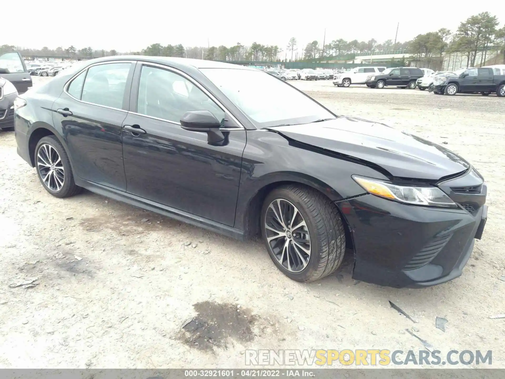 1 Photograph of a damaged car 4T1G11AKXLU336460 TOYOTA CAMRY 2020