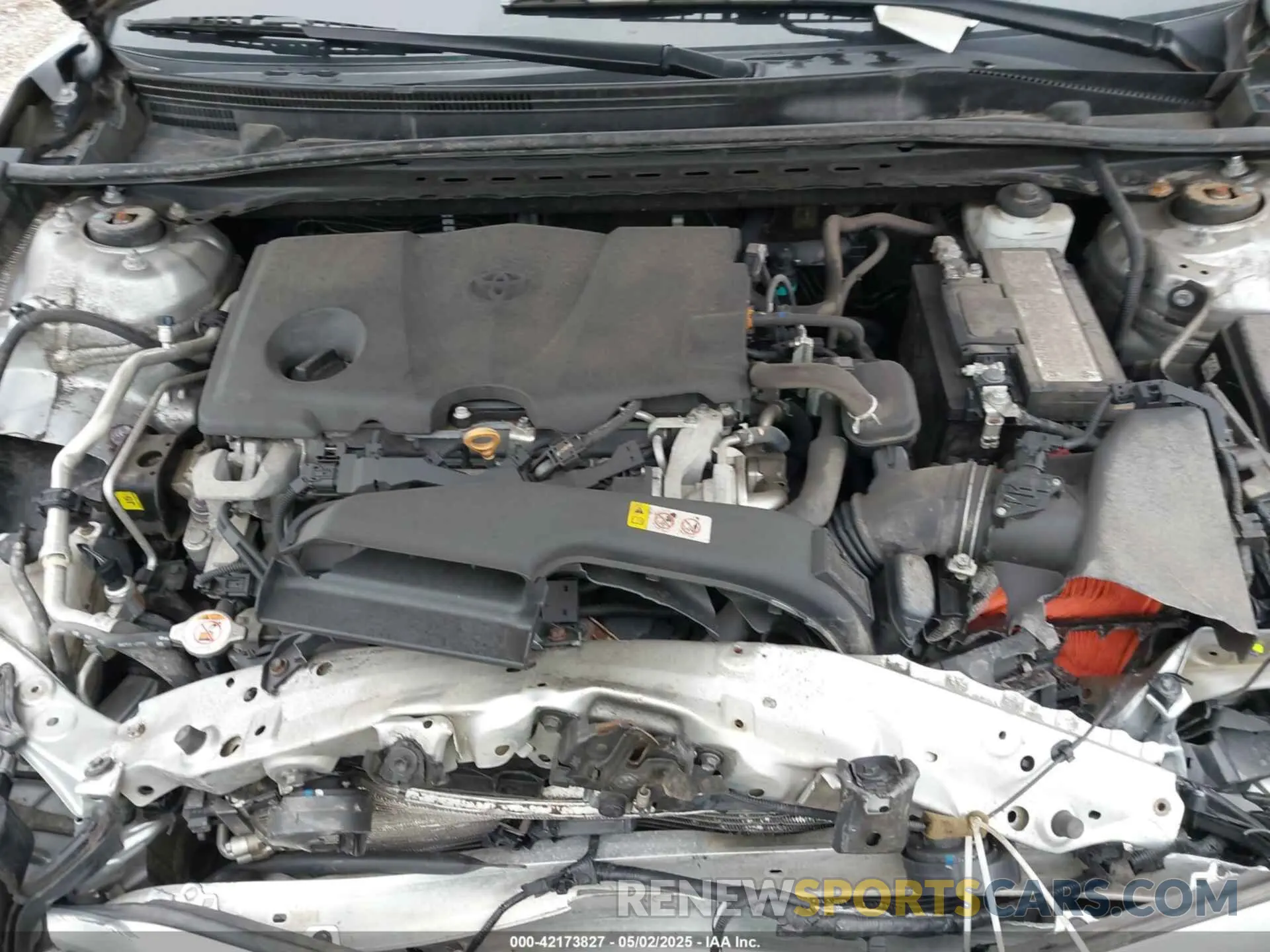 10 Photograph of a damaged car 4T1G11AKXLU338581 TOYOTA CAMRY 2020