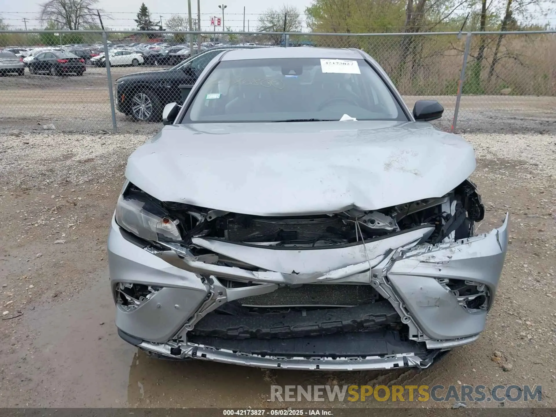 11 Photograph of a damaged car 4T1G11AKXLU338581 TOYOTA CAMRY 2020