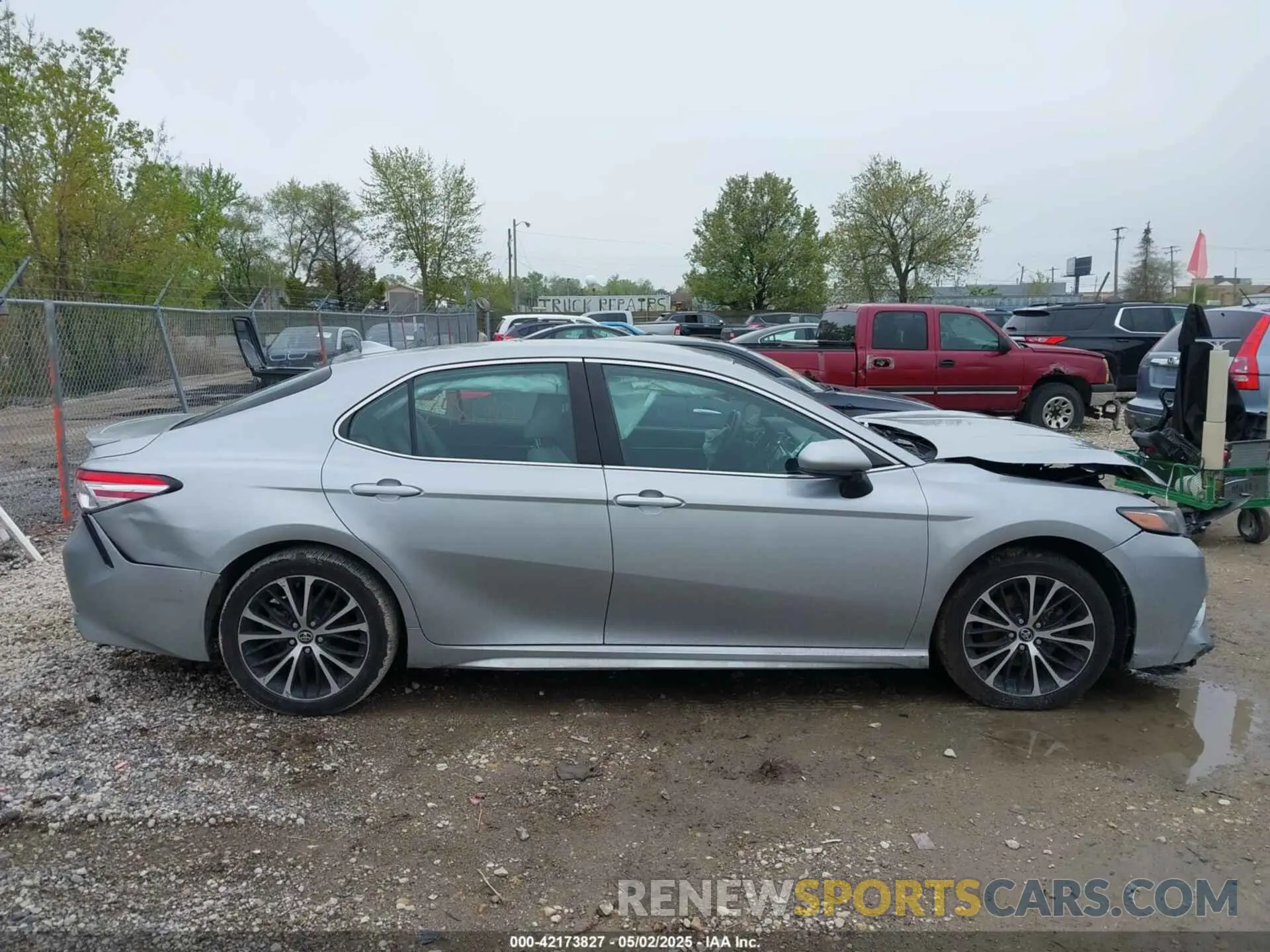 12 Photograph of a damaged car 4T1G11AKXLU338581 TOYOTA CAMRY 2020