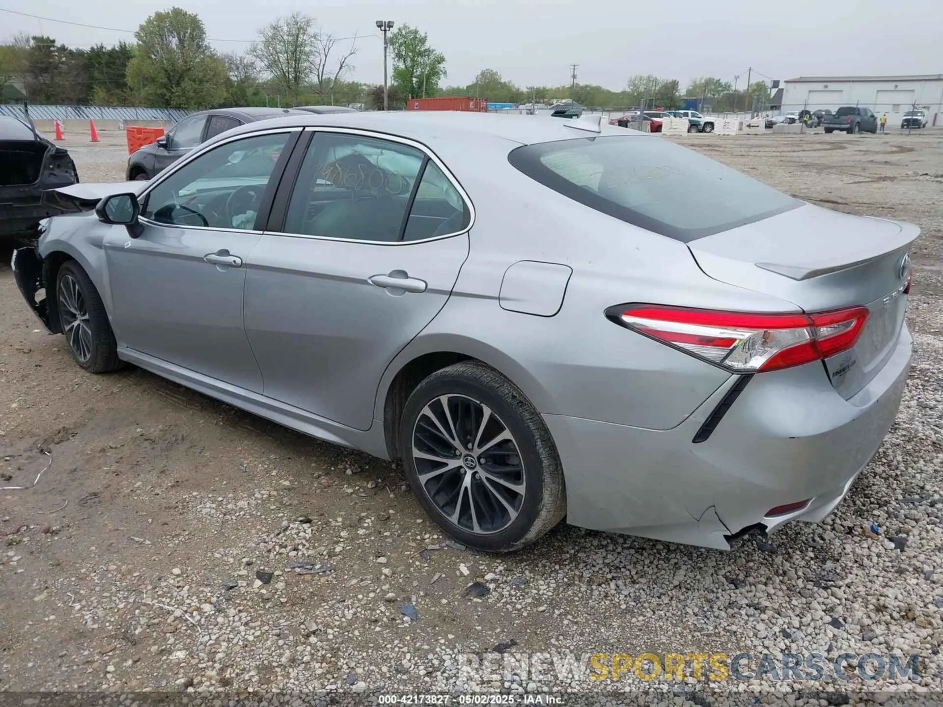 3 Photograph of a damaged car 4T1G11AKXLU338581 TOYOTA CAMRY 2020