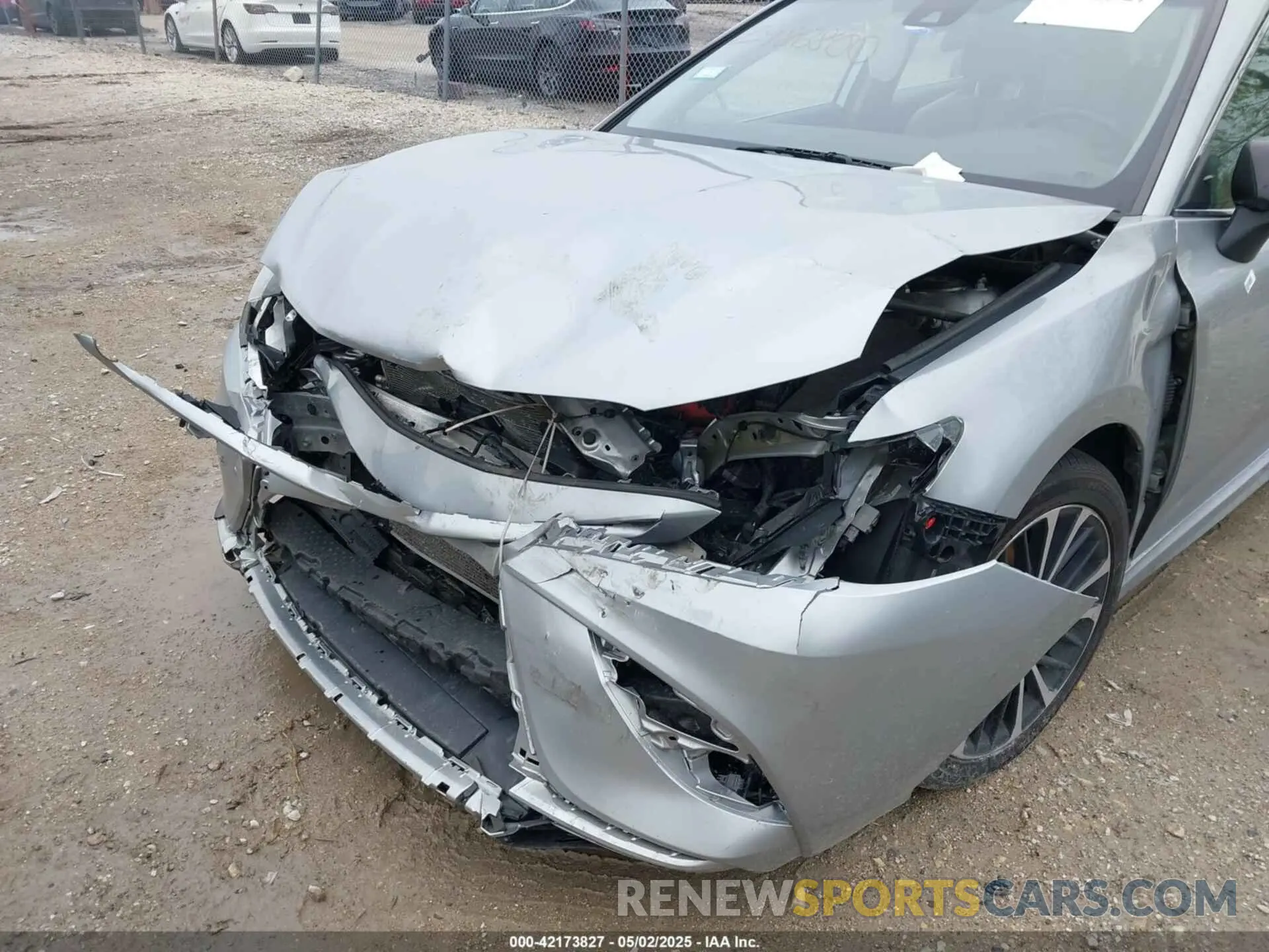6 Photograph of a damaged car 4T1G11AKXLU338581 TOYOTA CAMRY 2020