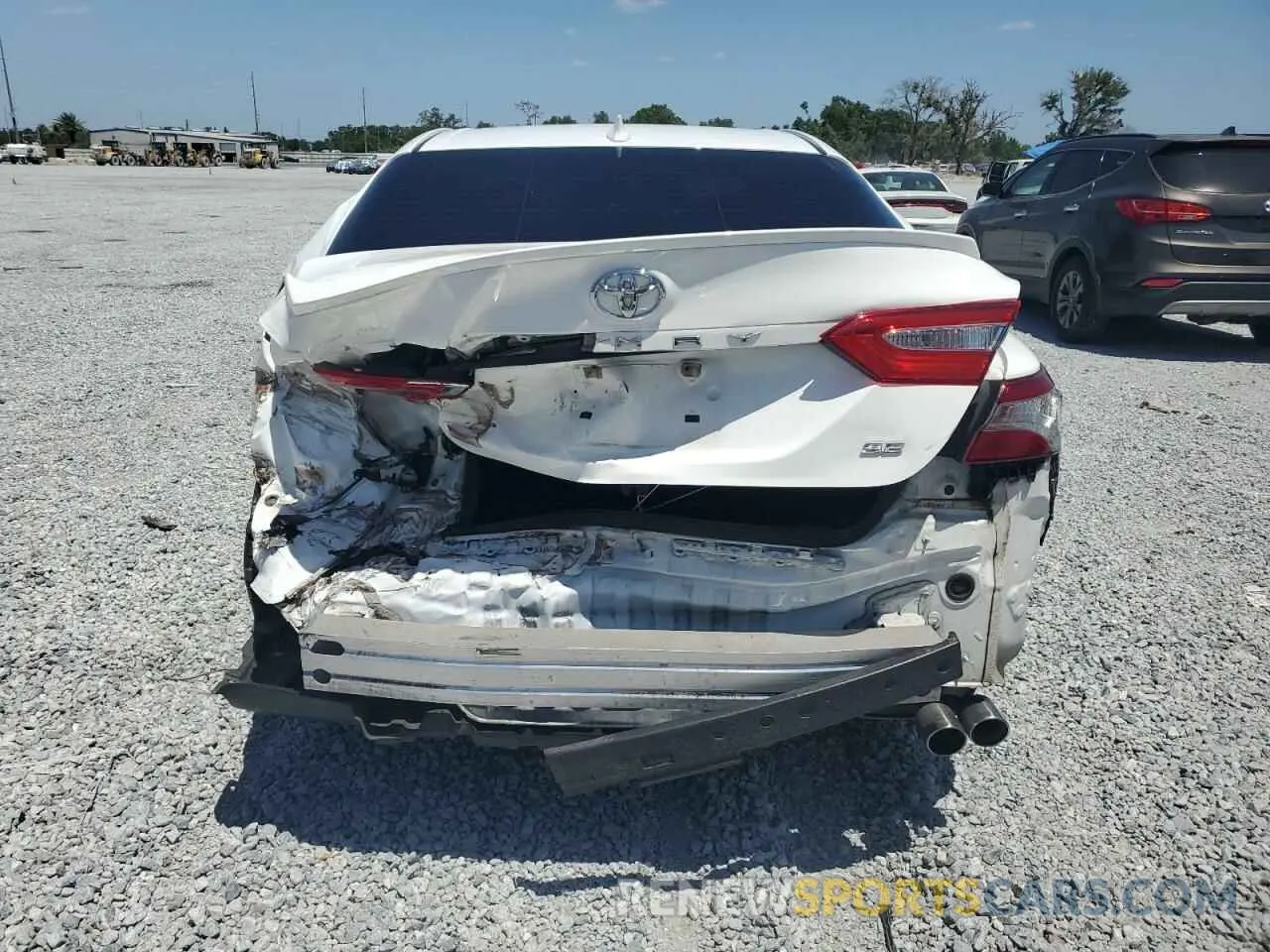6 Photograph of a damaged car 4T1G11AKXLU340461 TOYOTA CAMRY 2020