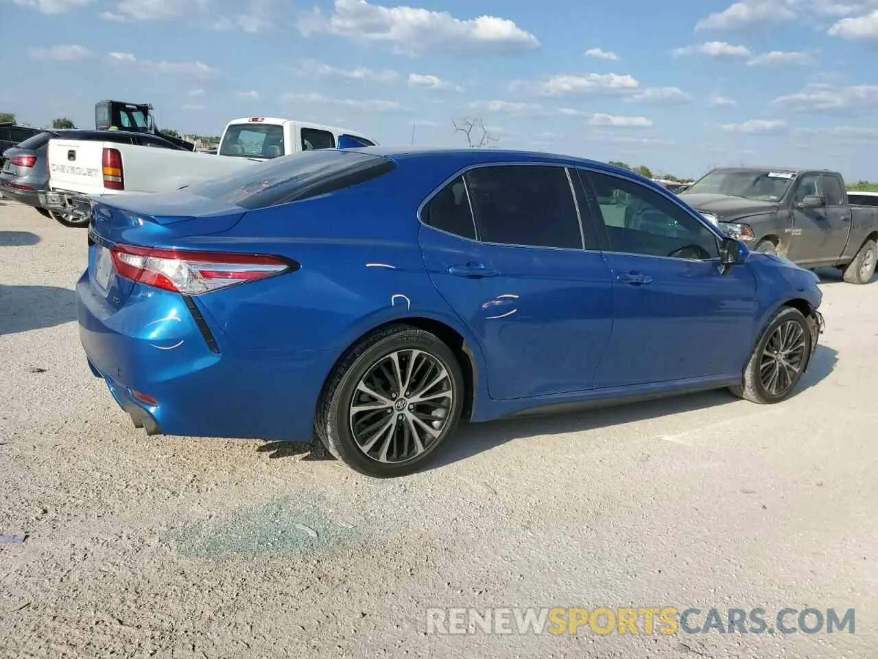 3 Photograph of a damaged car 4T1G11AKXLU346034 TOYOTA CAMRY 2020