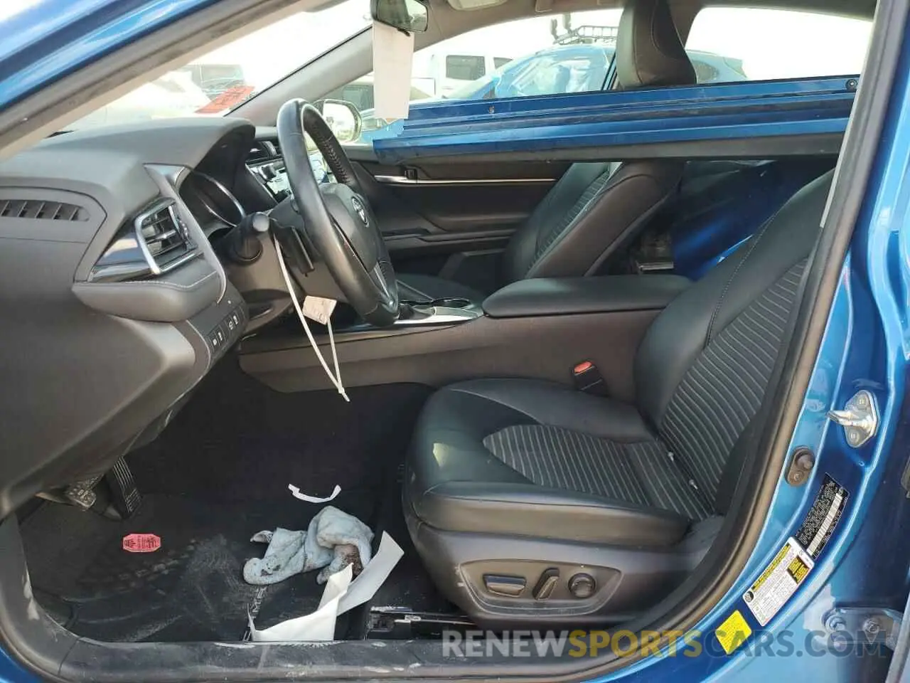 7 Photograph of a damaged car 4T1G11AKXLU346034 TOYOTA CAMRY 2020