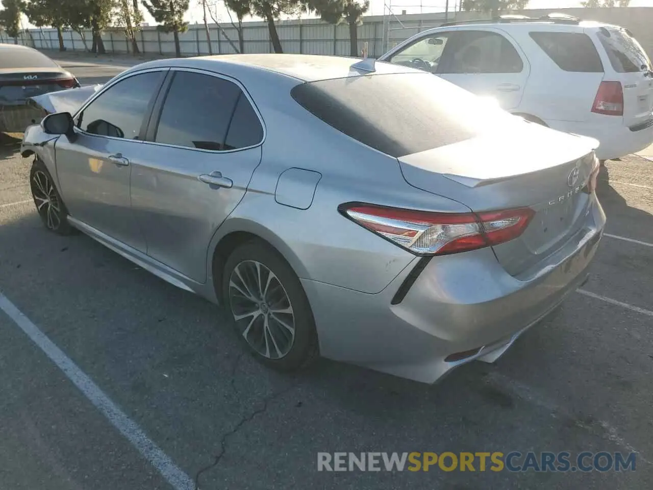 2 Photograph of a damaged car 4T1G11AKXLU346793 TOYOTA CAMRY 2020
