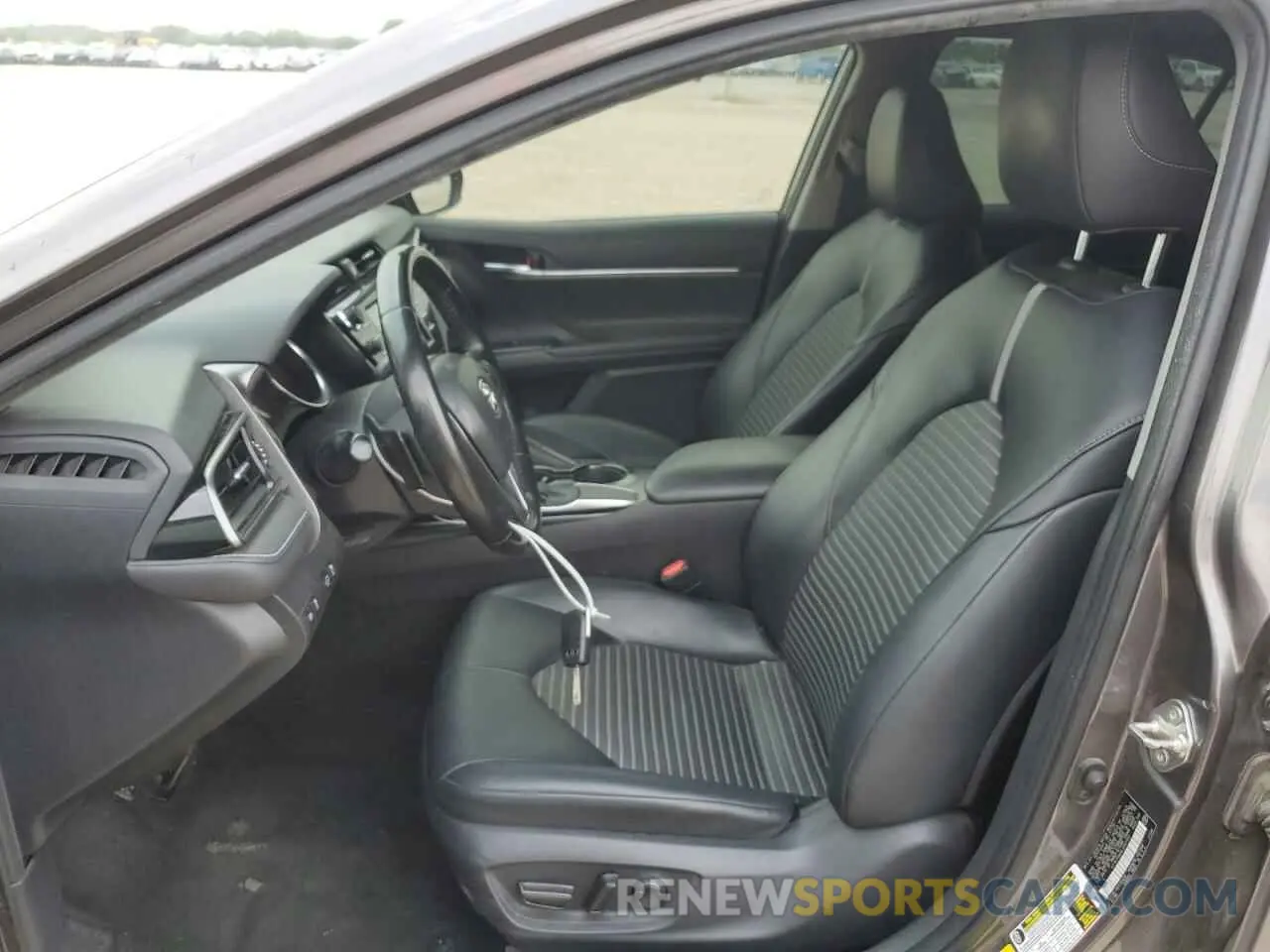 7 Photograph of a damaged car 4T1G11AKXLU347507 TOYOTA CAMRY 2020