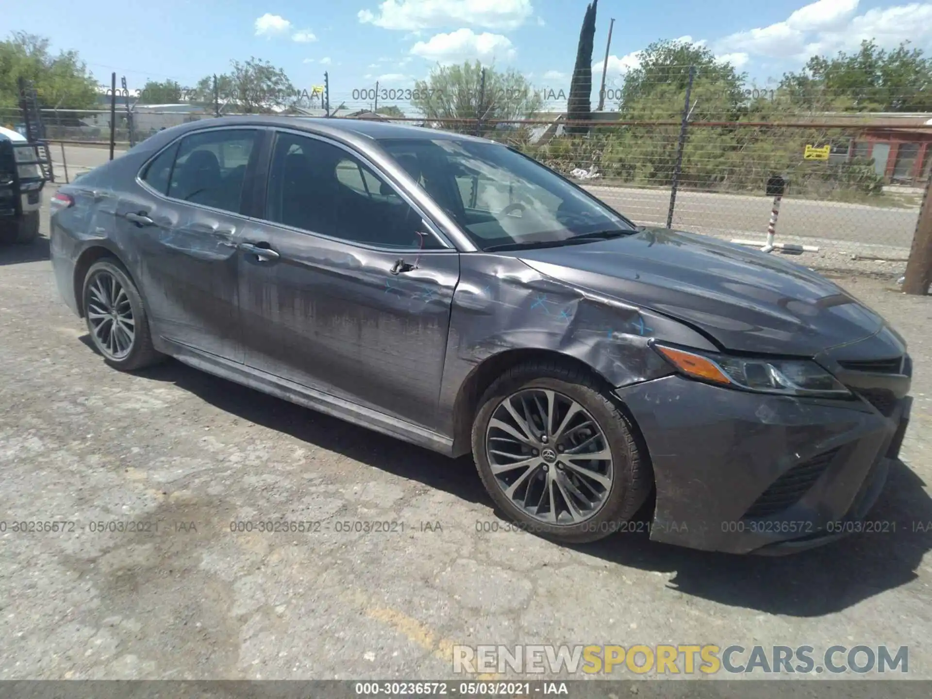 1 Photograph of a damaged car 4T1G11AKXLU348821 TOYOTA CAMRY 2020