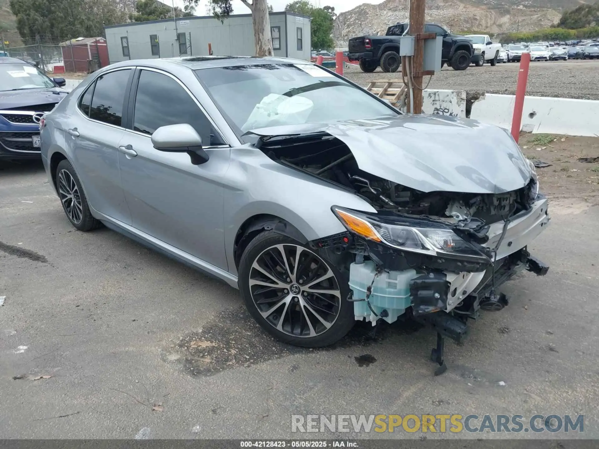 1 Photograph of a damaged car 4T1G11AKXLU349905 TOYOTA CAMRY 2020