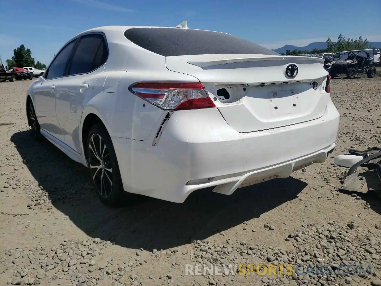 3 Photograph of a damaged car 4T1G11AKXLU353999 TOYOTA CAMRY 2020