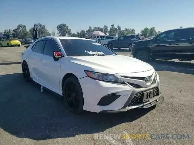 10 Photograph of a damaged car 4T1G11AKXLU355459 TOYOTA CAMRY 2020