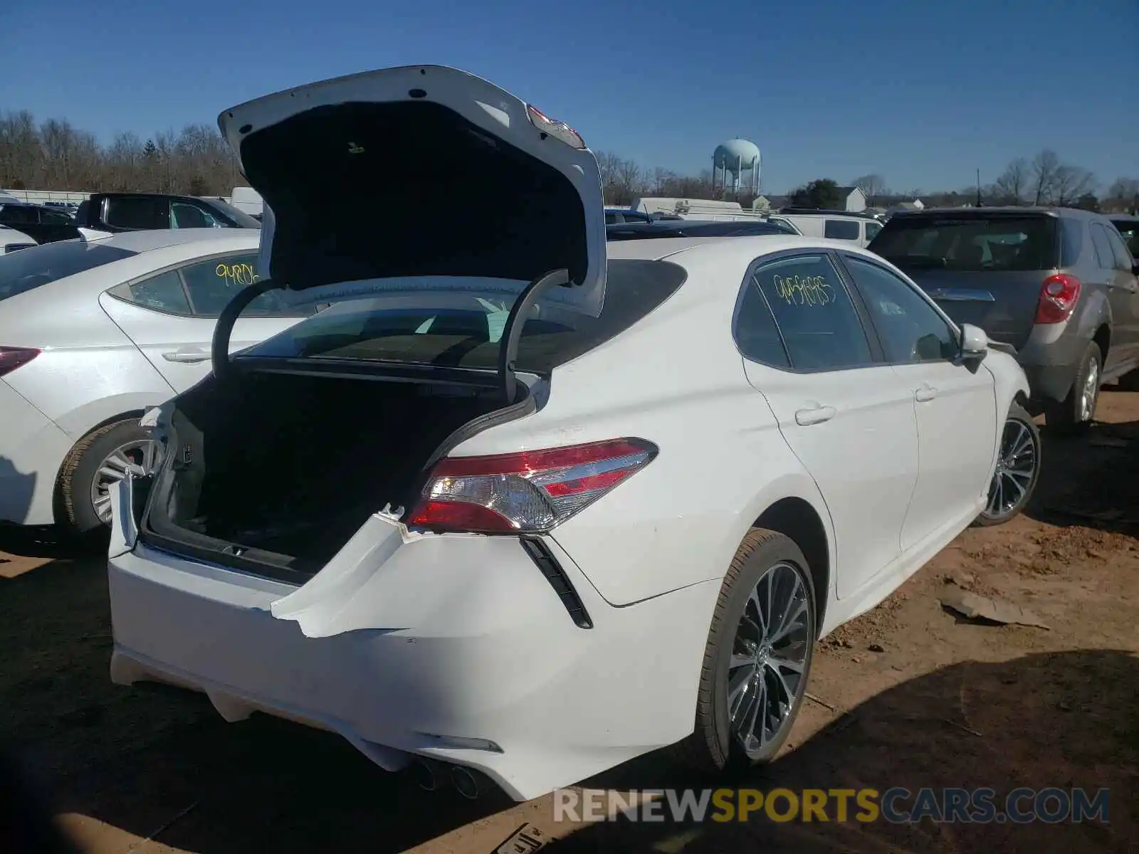 4 Photograph of a damaged car 4T1G11AKXLU356207 TOYOTA CAMRY 2020