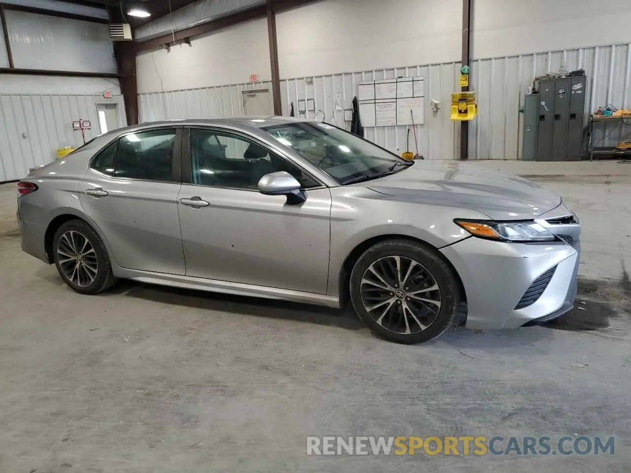 4 Photograph of a damaged car 4T1G11AKXLU360404 TOYOTA CAMRY 2020