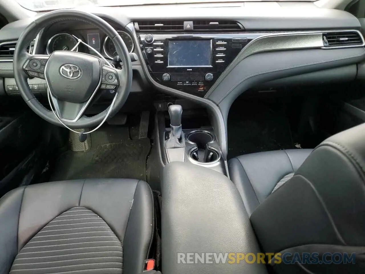 8 Photograph of a damaged car 4T1G11AKXLU362346 TOYOTA CAMRY 2020