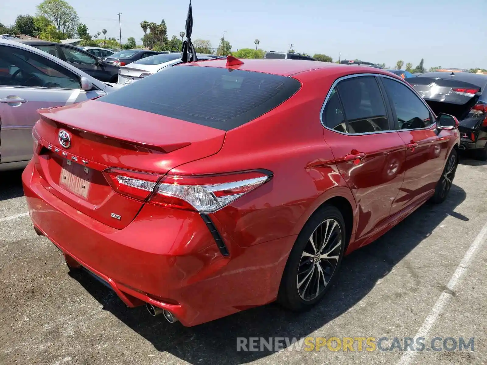 4 Photograph of a damaged car 4T1G11AKXLU363724 TOYOTA CAMRY 2020