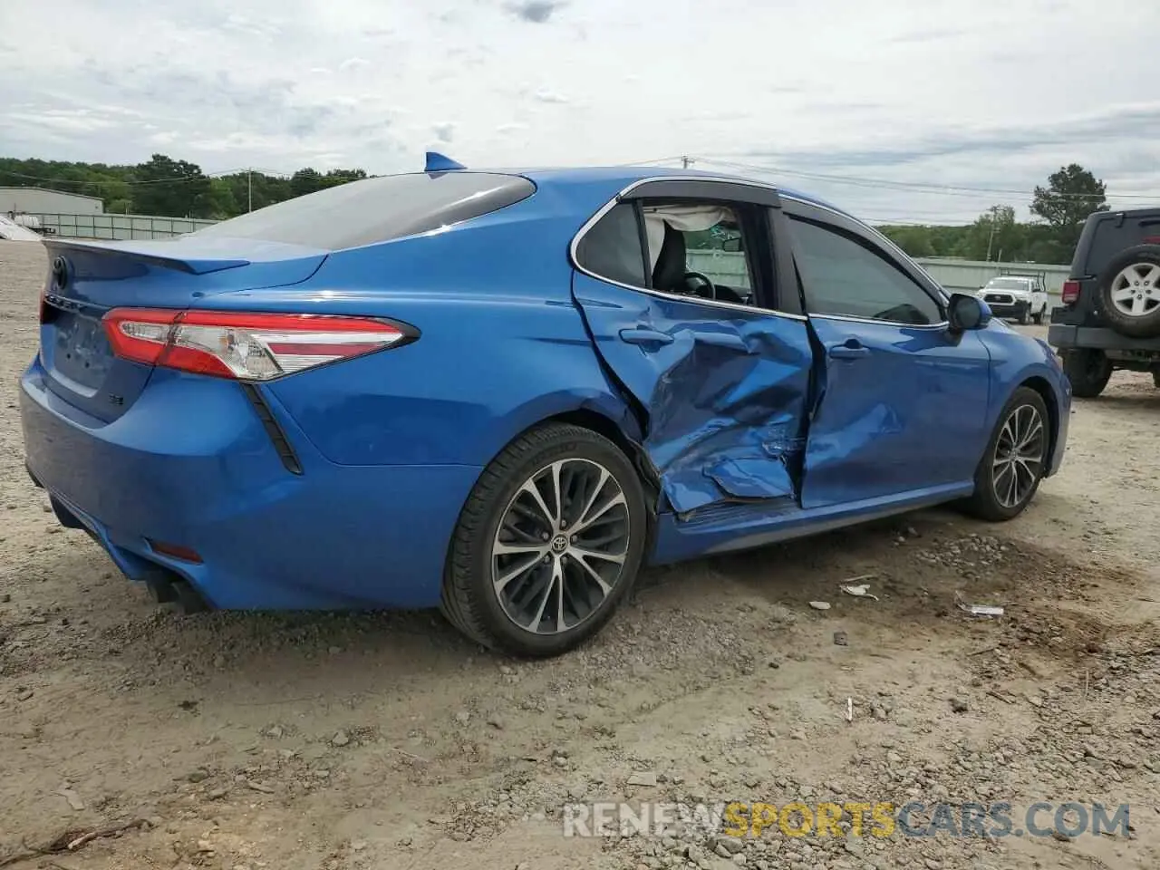 3 Photograph of a damaged car 4T1G11AKXLU371418 TOYOTA CAMRY 2020