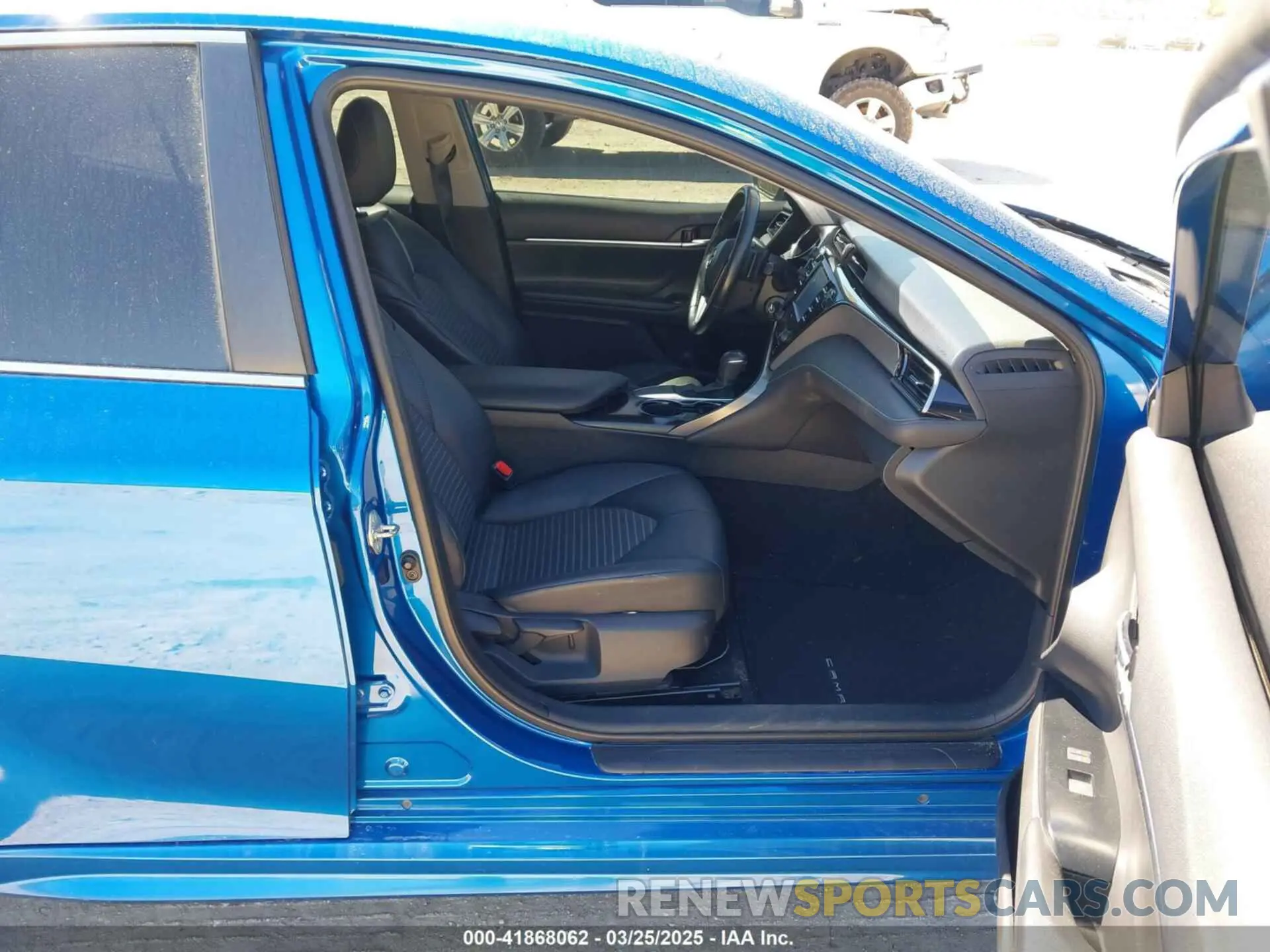 5 Photograph of a damaged car 4T1G11AKXLU371905 TOYOTA CAMRY 2020