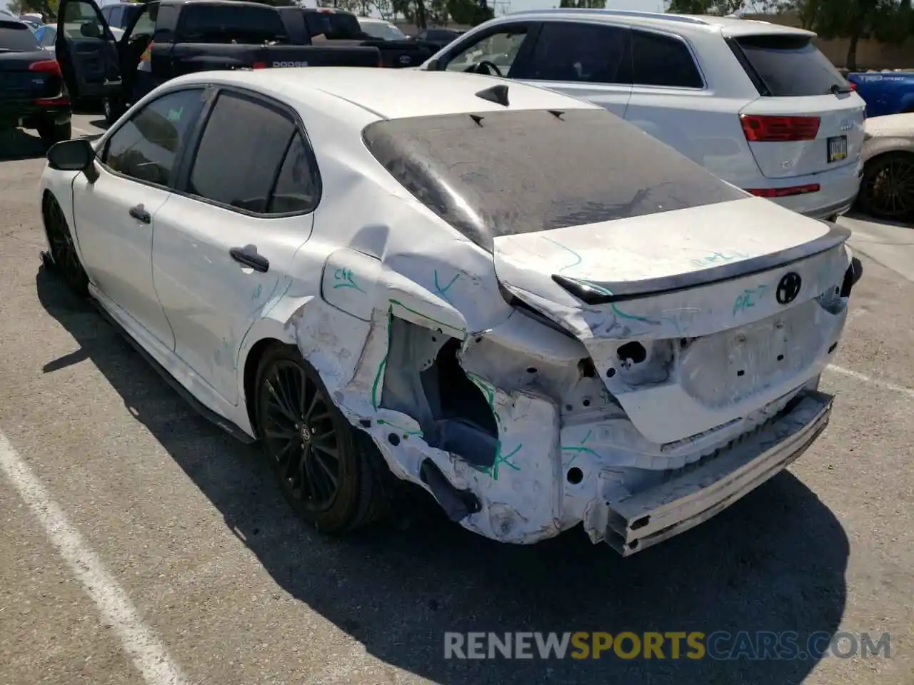 2 Photograph of a damaged car 4T1G11AKXLU372312 TOYOTA CAMRY 2020