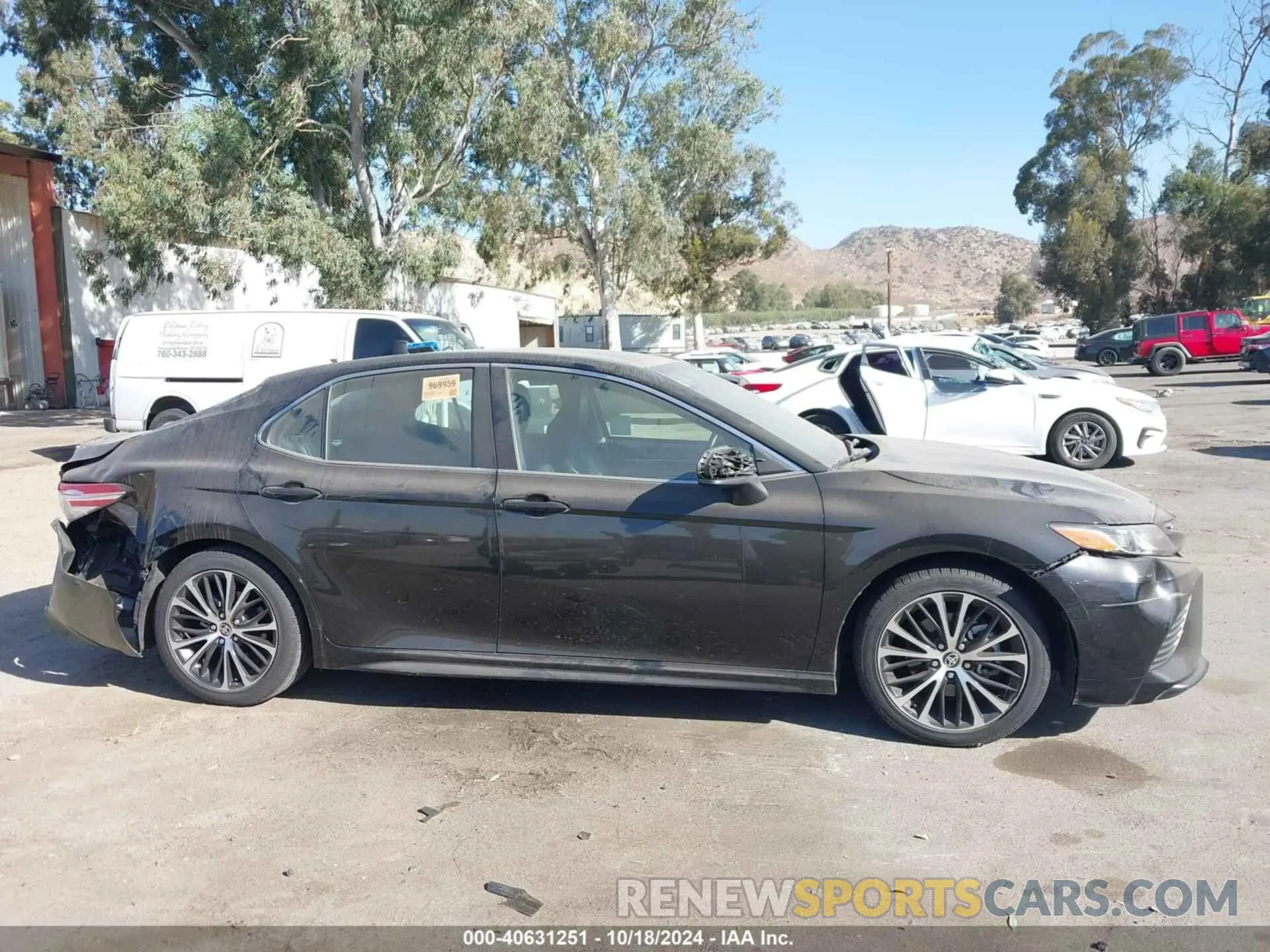 14 Photograph of a damaged car 4T1G11AKXLU373153 TOYOTA CAMRY 2020