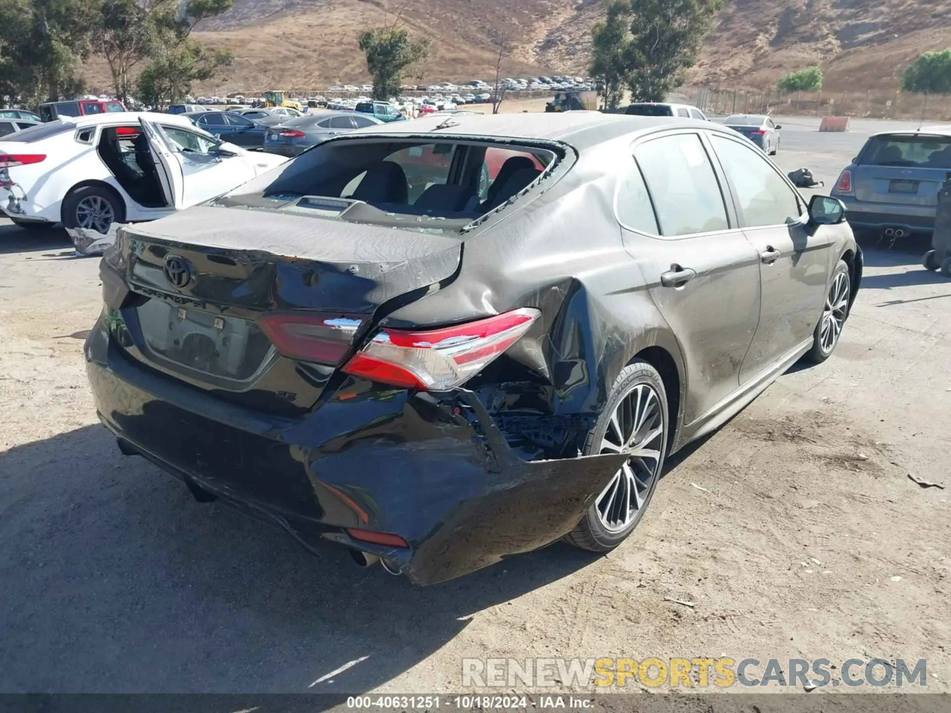 4 Photograph of a damaged car 4T1G11AKXLU373153 TOYOTA CAMRY 2020