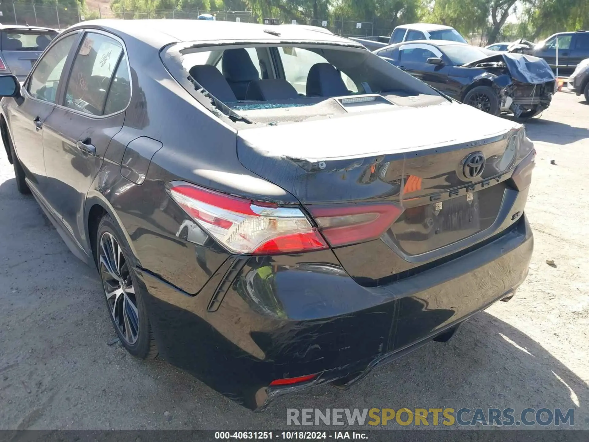 6 Photograph of a damaged car 4T1G11AKXLU373153 TOYOTA CAMRY 2020