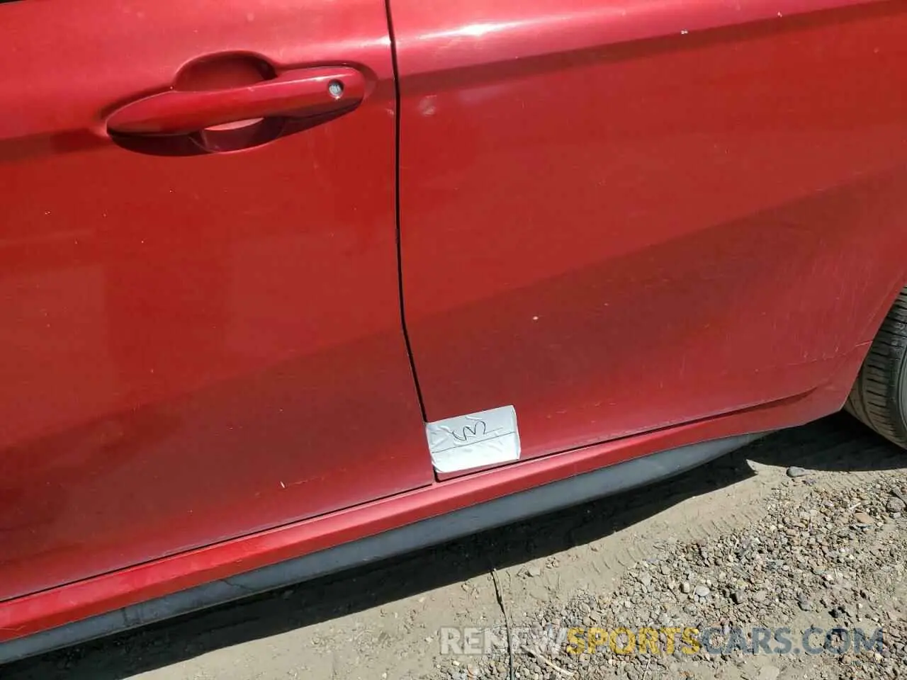 12 Photograph of a damaged car 4T1G11AKXLU373170 TOYOTA CAMRY 2020