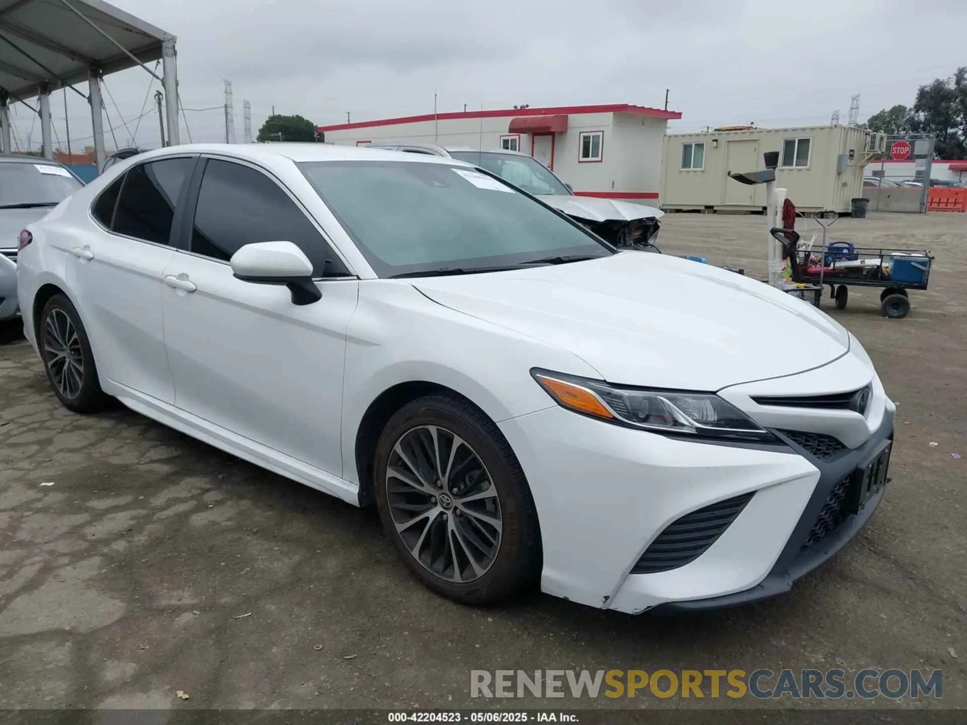 1 Photograph of a damaged car 4T1G11AKXLU373962 TOYOTA CAMRY 2020