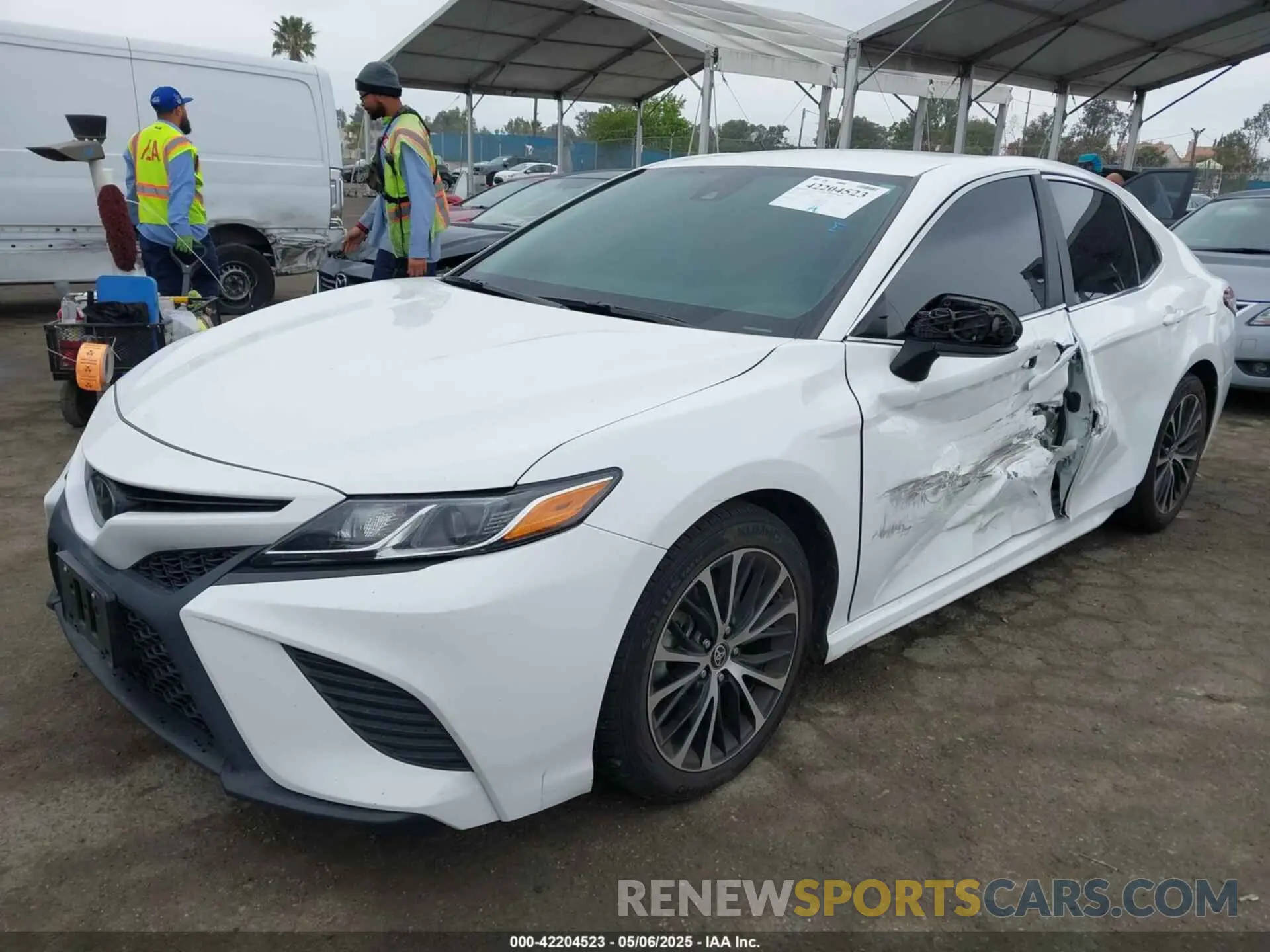 2 Photograph of a damaged car 4T1G11AKXLU373962 TOYOTA CAMRY 2020