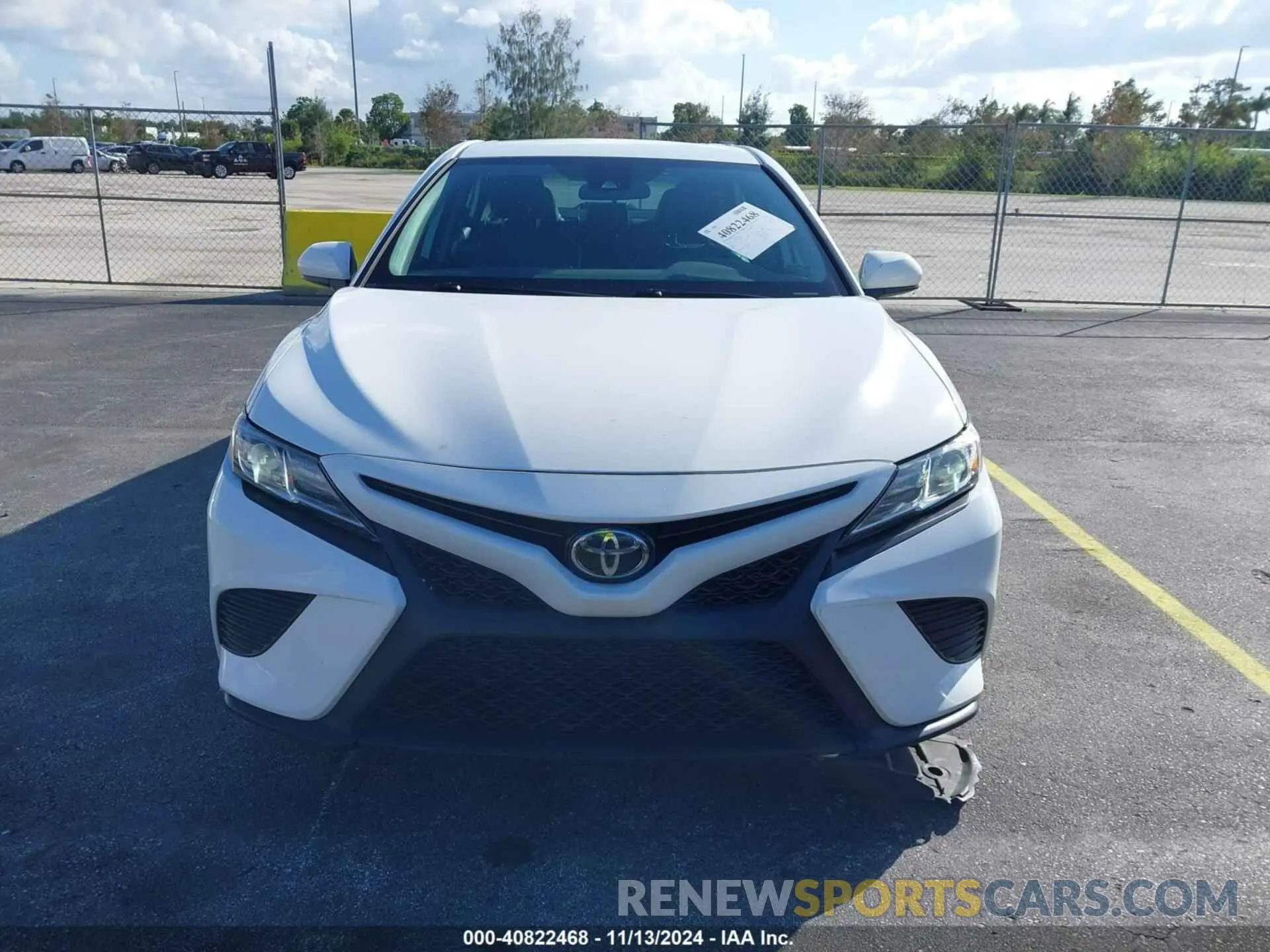 12 Photograph of a damaged car 4T1G11AKXLU381527 TOYOTA CAMRY 2020