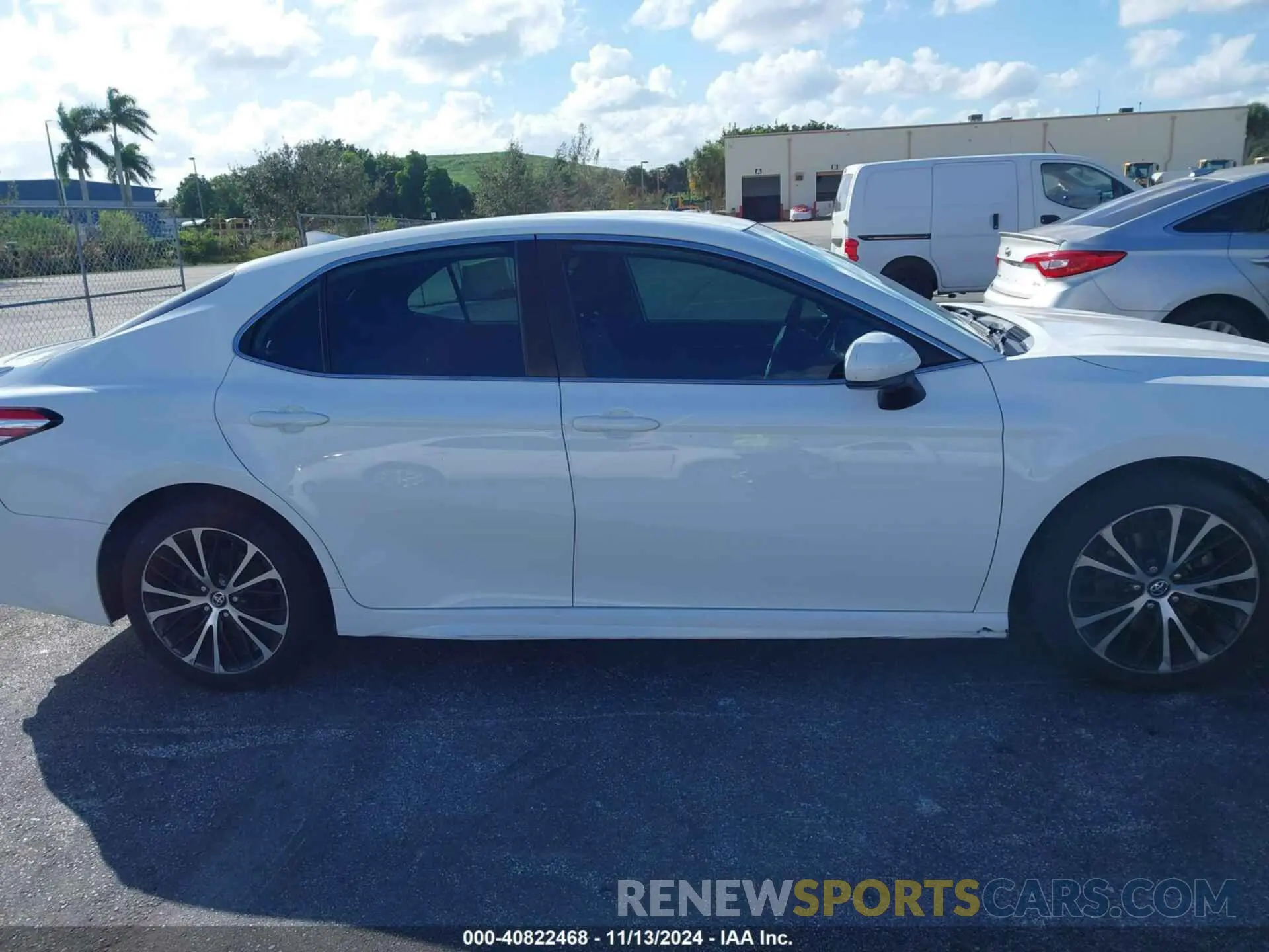13 Photograph of a damaged car 4T1G11AKXLU381527 TOYOTA CAMRY 2020