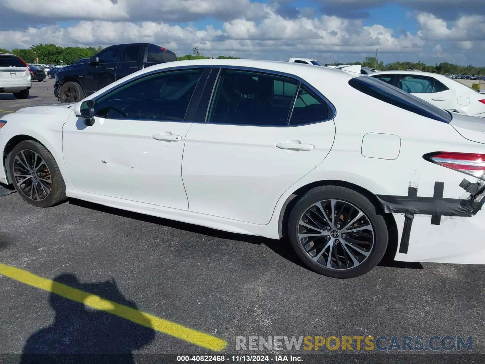 6 Photograph of a damaged car 4T1G11AKXLU381527 TOYOTA CAMRY 2020