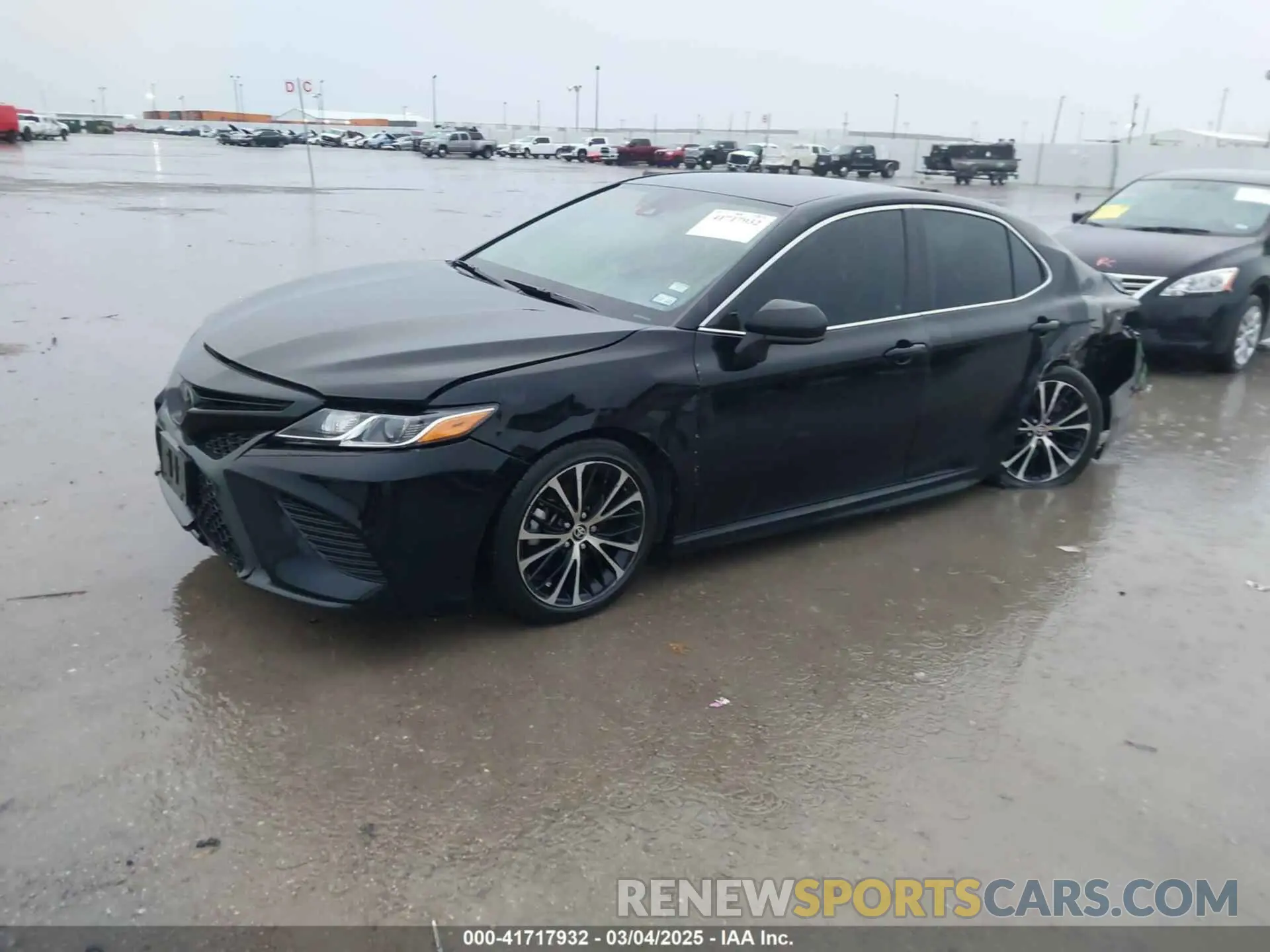 15 Photograph of a damaged car 4T1G11AKXLU383083 TOYOTA CAMRY 2020